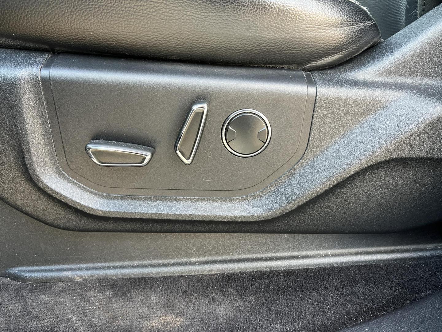 2015 Black /Black Ford F-150 Lariat SuperCrew 6.5-ft. Bed 4WD (1FTFW1EF2FK) with an 5.0L V8 engine, Automatic transmission, located at 547 E. Main St., Orwell, OH, 44076, (440) 437-5893, 41.535435, -80.847855 - 2015 Ford F-150 Lariat Crew Cab 6.5' Bed 4WD – Premium Luxury Truck with Coyote Power, Serious Towing, and Loaded Off-Road Upgrades! This 2015 Ford F-150 Lariat Crew Cab 4WD is the ultimate blend of work-ready muscle, family comfort, and premium features! Powered by the legendary 5.0L Coyote V8 e - Photo#23