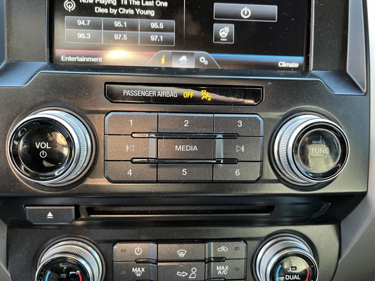 2015 Black /Black Ford F-150 Lariat SuperCrew 6.5-ft. Bed 4WD (1FTFW1EF2FK) with an 5.0L V8 engine, Automatic transmission, located at 547 E. Main St., Orwell, OH, 44076, (440) 437-5893, 41.535435, -80.847855 - 2015 Ford F-150 Lariat Crew Cab 6.5' Bed 4WD – Premium Luxury Truck with Coyote Power, Serious Towing, and Loaded Off-Road Upgrades! This 2015 Ford F-150 Lariat Crew Cab 4WD is the ultimate blend of work-ready muscle, family comfort, and premium features! Powered by the legendary 5.0L Coyote V8 e - Photo#31