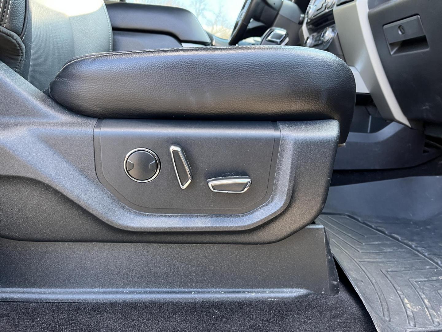 2015 Black /Black Ford F-150 Lariat SuperCrew 6.5-ft. Bed 4WD (1FTFW1EF2FK) with an 5.0L V8 engine, Automatic transmission, located at 547 E. Main St., Orwell, OH, 44076, (440) 437-5893, 41.535435, -80.847855 - 2015 Ford F-150 Lariat Crew Cab 6.5' Bed 4WD – Premium Luxury Truck with Coyote Power, Serious Towing, and Loaded Off-Road Upgrades! This 2015 Ford F-150 Lariat Crew Cab 4WD is the ultimate blend of work-ready muscle, family comfort, and premium features! Powered by the legendary 5.0L Coyote V8 e - Photo#41