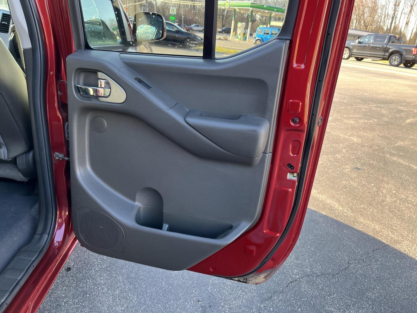 2018 Red /Gray Nissan Frontier Pro-4X Crew Cab 5AT 4WD (1N6AD0EV2JN) with an 4.0L V6 DOHC 24V engine, Automatic transmission, located at 11115 Chardon Rd. , Chardon, OH, 44024, (440) 214-9705, 41.580246, -81.241943 - 2018 Nissan Frontier Pro-4X Crew Cab 4WD – Off-Road Ready Beast with Premium Upgrades and Serious Towing Muscle! This tough 2018 Nissan Frontier Pro-4X Crew Cab 4WD is built for adventure and work alike – the real deal off-roader that still delivers everyday comfort! Powered by the proven 4.0L - Photo#29