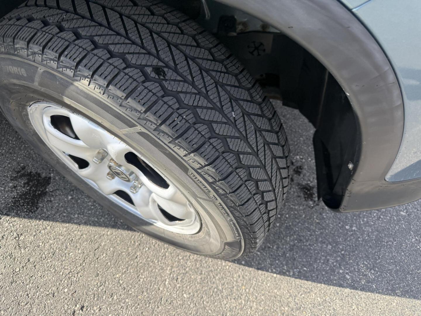 2014 Blue /Gray Honda CR-V LX 4WD 5-Speed AT (2HKRM4H32EH) with an 2.4L I4 DOHC 16V engine, Automatic transmission, located at 547 E. Main St., Orwell, OH, 44076, (440) 437-5893, 41.535435, -80.847855 - 2014 Honda CR-V LX AWD – Dependable All-Weather Crossover with Honda Reliability and Smart Efficiency! This clean 2014 Honda CR-V LX AWD is the ultimate practical SUV that’s built to last, handles Ohio winters with ease, and keeps your wallet happy! Powered by the smooth and efficient 2.4L I4 e - Photo#3