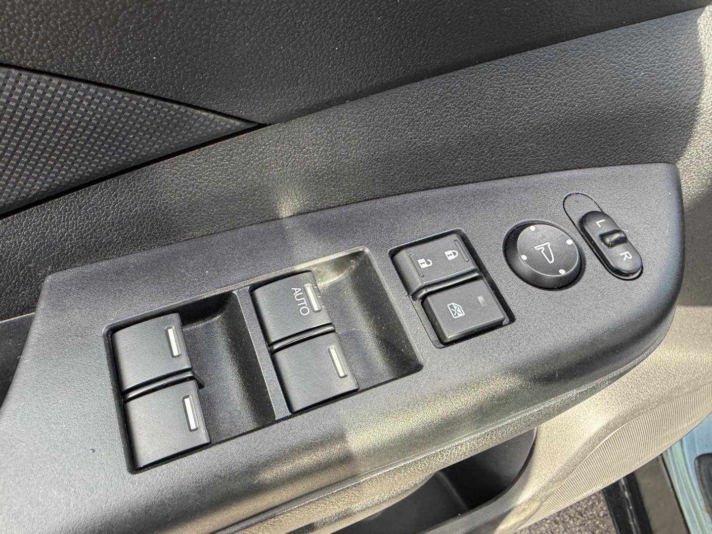 2014 Blue /Gray Honda CR-V LX 4WD 5-Speed AT (2HKRM4H32EH) with an 2.4L I4 DOHC 16V engine, Automatic transmission, located at 547 E. Main St., Orwell, OH, 44076, (440) 437-5893, 41.535435, -80.847855 - 2014 Honda CR-V LX AWD – Dependable All-Weather Crossover with Honda Reliability and Smart Efficiency! This clean 2014 Honda CR-V LX AWD is the ultimate practical SUV that’s built to last, handles Ohio winters with ease, and keeps your wallet happy! Powered by the smooth and efficient 2.4L I4 e - Photo#8