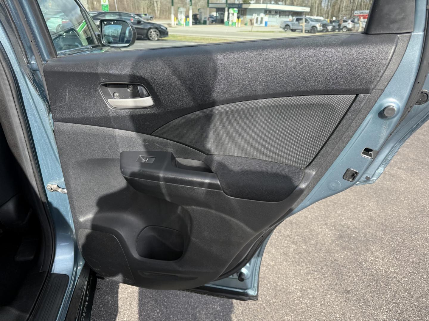 2014 Blue /Gray Honda CR-V LX 4WD 5-Speed AT (2HKRM4H32EH) with an 2.4L I4 DOHC 16V engine, Automatic transmission, located at 547 E. Main St., Orwell, OH, 44076, (440) 437-5893, 41.535435, -80.847855 - 2014 Honda CR-V LX AWD – Dependable All-Weather Crossover with Honda Reliability and Smart Efficiency! This clean 2014 Honda CR-V LX AWD is the ultimate practical SUV that’s built to last, handles Ohio winters with ease, and keeps your wallet happy! Powered by the smooth and efficient 2.4L I4 e - Photo#34