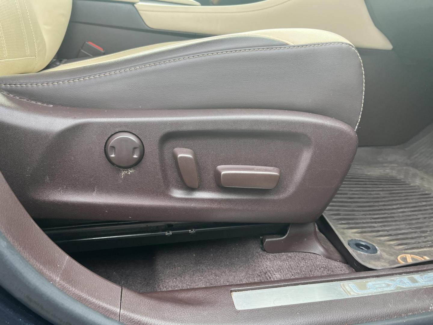 2019 Blue /Tan Lexus RX 350L Luxury AWD (JTJDZKCA1K2) with an 3.5L V6 DOHC 24V engine, Automatic transmission, located at 11115 Chardon Rd. , Chardon, OH, 44024, (440) 214-9705, 41.580246, -81.241943 - 2019 Lexus RX 350L AWD – Spacious 3-Row Luxury SUV with Premium Refinement, Safety, and All-Weather Confidence! This stunning 2019 Lexus RX 350L AWD is the ultimate upscale family hauler that combines legendary Lexus reliability, room for seven, and every premium feature you could want! Powered b - Photo#41