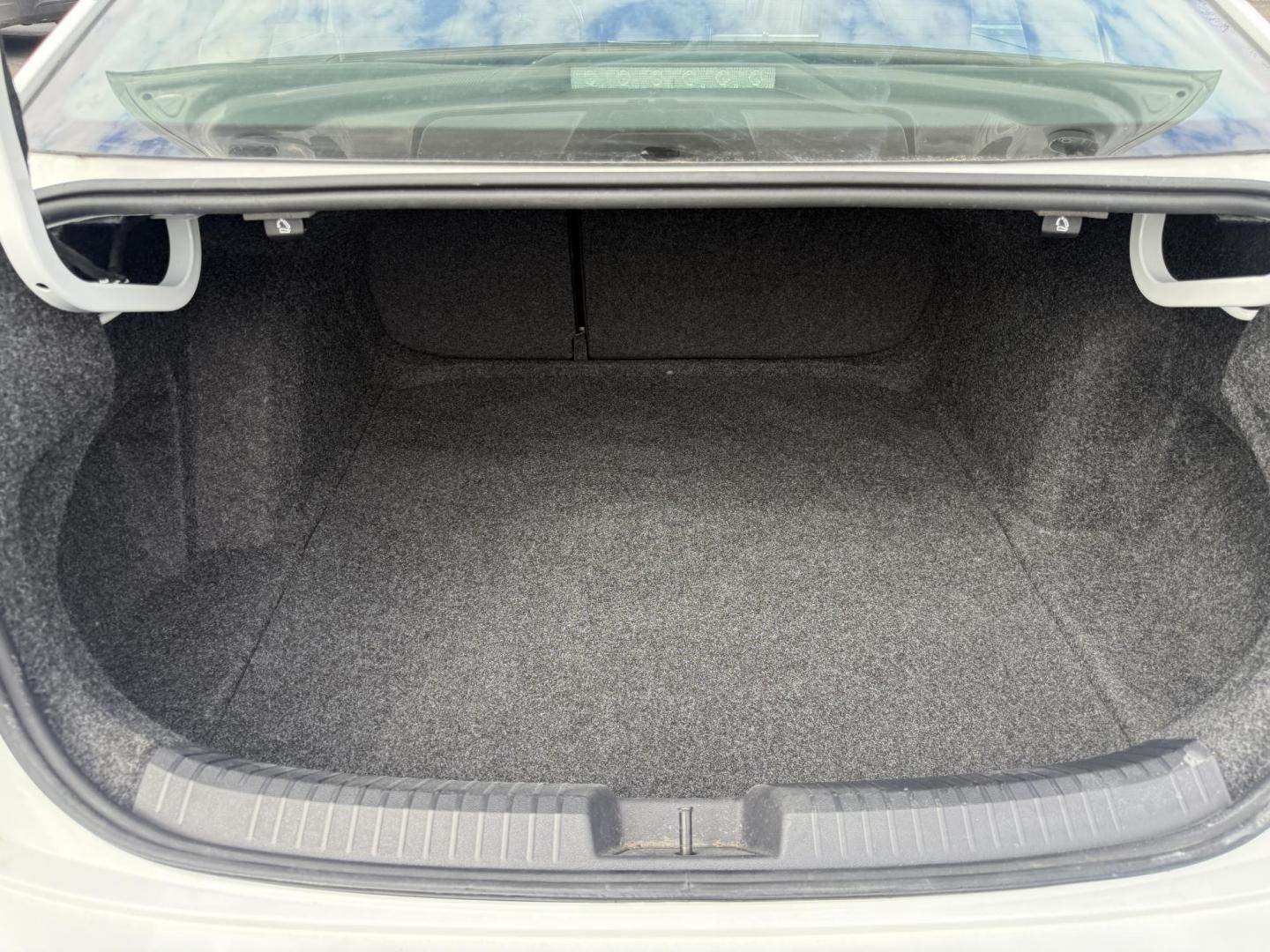 2019 White /Black Volkswagen Jetta 1.4T S 8A (3VWC57BU4KM) with an 1.4L I4 DOHC 20V Turbo engine, Automatic transmission, located at 547 E. Main St., Orwell, OH, 44076, (440) 437-5893, 41.535435, -80.847855 - 2019 Volkswagen Jetta S – Efficient Turbo Sedan with German Precision, Modern Tech, and Incredible Highway MPG! This sharp 2019 Volkswagen Jetta S brings that signature German engineering and attention to detail without the premium price tag! Powered by a responsive 1.4L I4 Turbocharged engine pa - Photo#21