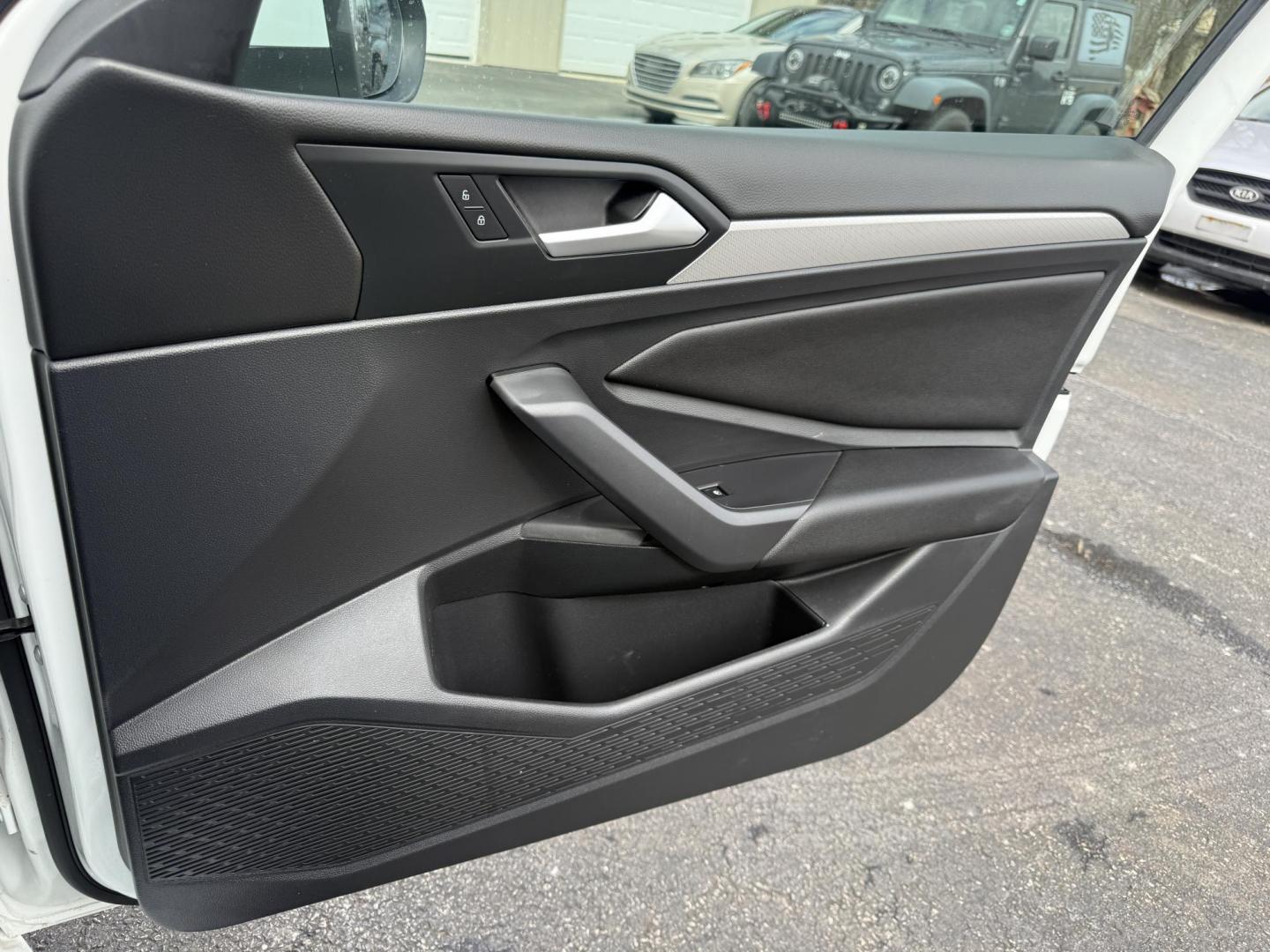 2019 White /Black Volkswagen Jetta 1.4T S 8A (3VWC57BU4KM) with an 1.4L I4 DOHC 20V Turbo engine, Automatic transmission, located at 547 E. Main St., Orwell, OH, 44076, (440) 437-5893, 41.535435, -80.847855 - 2019 Volkswagen Jetta S – Efficient Turbo Sedan with German Precision, Modern Tech, and Incredible Highway MPG! This sharp 2019 Volkswagen Jetta S brings that signature German engineering and attention to detail without the premium price tag! Powered by a responsive 1.4L I4 Turbocharged engine pa - Photo#39