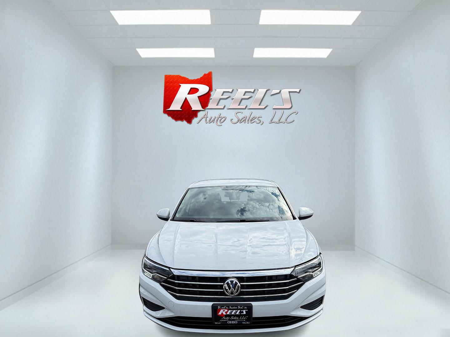 2019 White /Black Volkswagen Jetta 1.4T S 8A (3VWC57BU4KM) with an 1.4L I4 DOHC 20V Turbo engine, Automatic transmission, located at 547 E. Main St., Orwell, OH, 44076, (440) 437-5893, 41.535435, -80.847855 - 2019 Volkswagen Jetta S – Efficient Turbo Sedan with German Precision, Modern Tech, and Incredible Highway MPG! This sharp 2019 Volkswagen Jetta S brings that signature German engineering and attention to detail without the premium price tag! Powered by a responsive 1.4L I4 Turbocharged engine pa - Photo#1