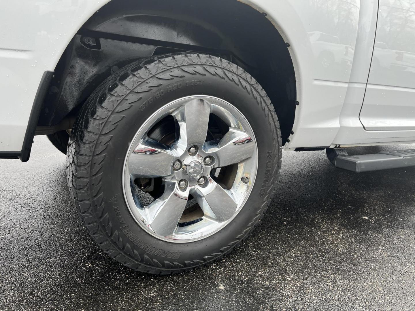 2018 White /Black RAM 1500 Big Horn Crew Cab SWB 4WD (1C6RR7LT4JS) with an 5.7L V8 OHV 16V engine, Automatic transmission, located at 547 E. Main St., Orwell, OH, 44076, (440) 437-5893, 41.535435, -80.847855 - 2018 Ram 1500 Big Horn Crew Cab 4WD – HEMI-Powered Workhorse with Premium Touches and Serious Towing Muscle! This 2018 Ram 1500 Big Horn Crew Cab 4WD is the perfect full-size truck that blends everyday comfort, tough capability, and modern tech! Powered by the legendary 5.7L HEMI V8 engine paired - Photo#7