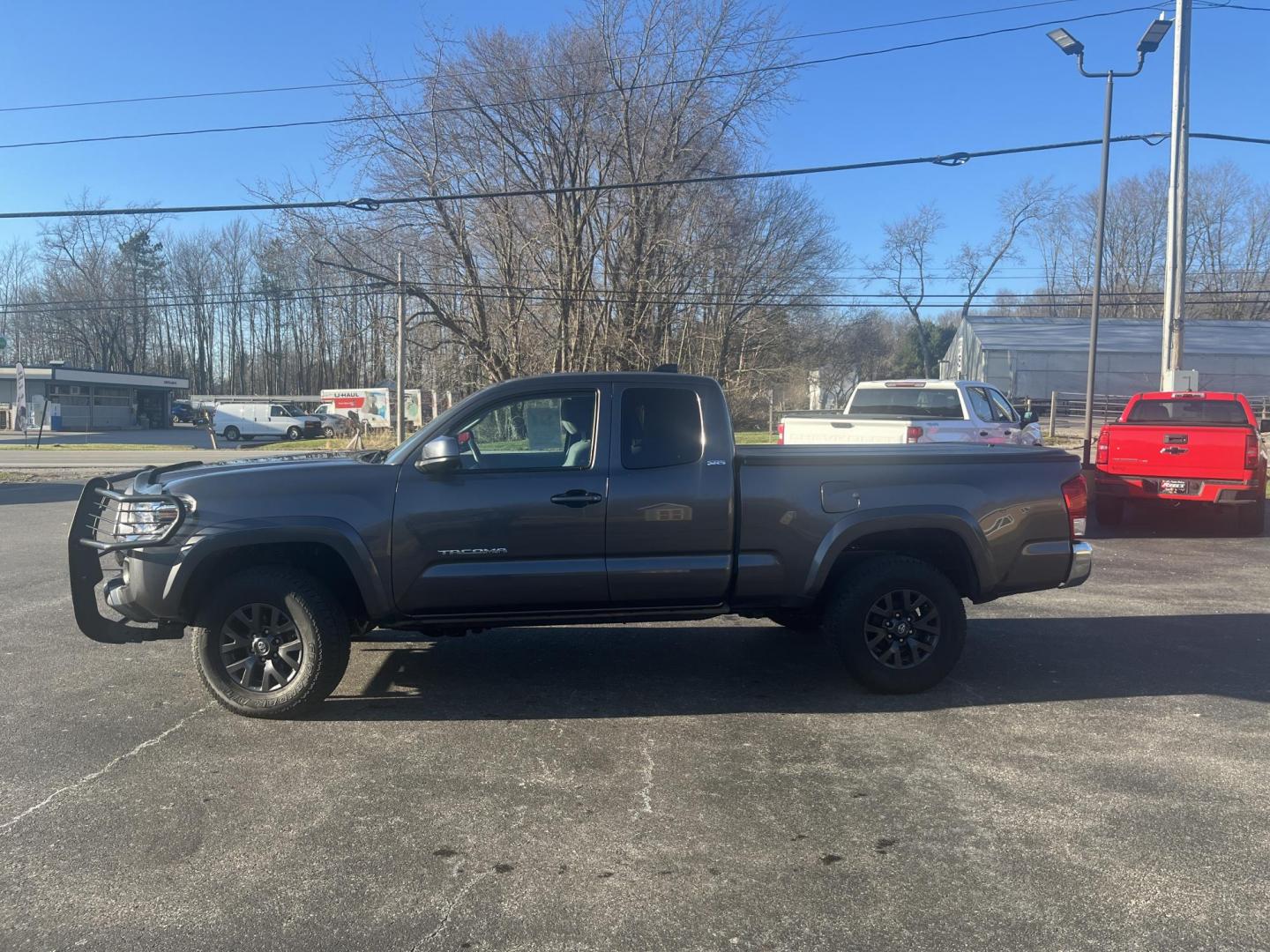 2021 Gray /Black Toyota Tacoma SR5 Access Cab V6 6AT 4WD (3TYSZ5AN8MT) with an 3.5L V6 DOHC 24V engine, Automatic transmission, located at 11115 Chardon Rd. , Chardon, OH, 44024, (440) 214-9705, 41.580246, -81.241943 - 2021 Toyota Tacoma SR5 Access Cab 4WD – Rugged, Reliable, and Loaded with Modern Safety & Tech! This 2021 Toyota Tacoma SR5 Access Cab 4WD is the perfect midsize truck that combines legendary Toyota toughness with modern features and real off-road capability! Powered by the strong 3.5L D-4S V6 en - Photo#11