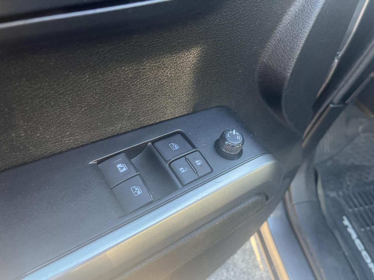 2021 Gray /Black Toyota Tacoma SR5 Access Cab V6 6AT 4WD (3TYSZ5AN8MT) with an 3.5L V6 DOHC 24V engine, Automatic transmission, located at 11115 Chardon Rd. , Chardon, OH, 44024, (440) 214-9705, 41.580246, -81.241943 - 2021 Toyota Tacoma SR5 Access Cab 4WD – Rugged, Reliable, and Loaded with Modern Safety & Tech! This 2021 Toyota Tacoma SR5 Access Cab 4WD is the perfect midsize truck that combines legendary Toyota toughness with modern features and real off-road capability! Powered by the strong 3.5L D-4S V6 en - Photo#16