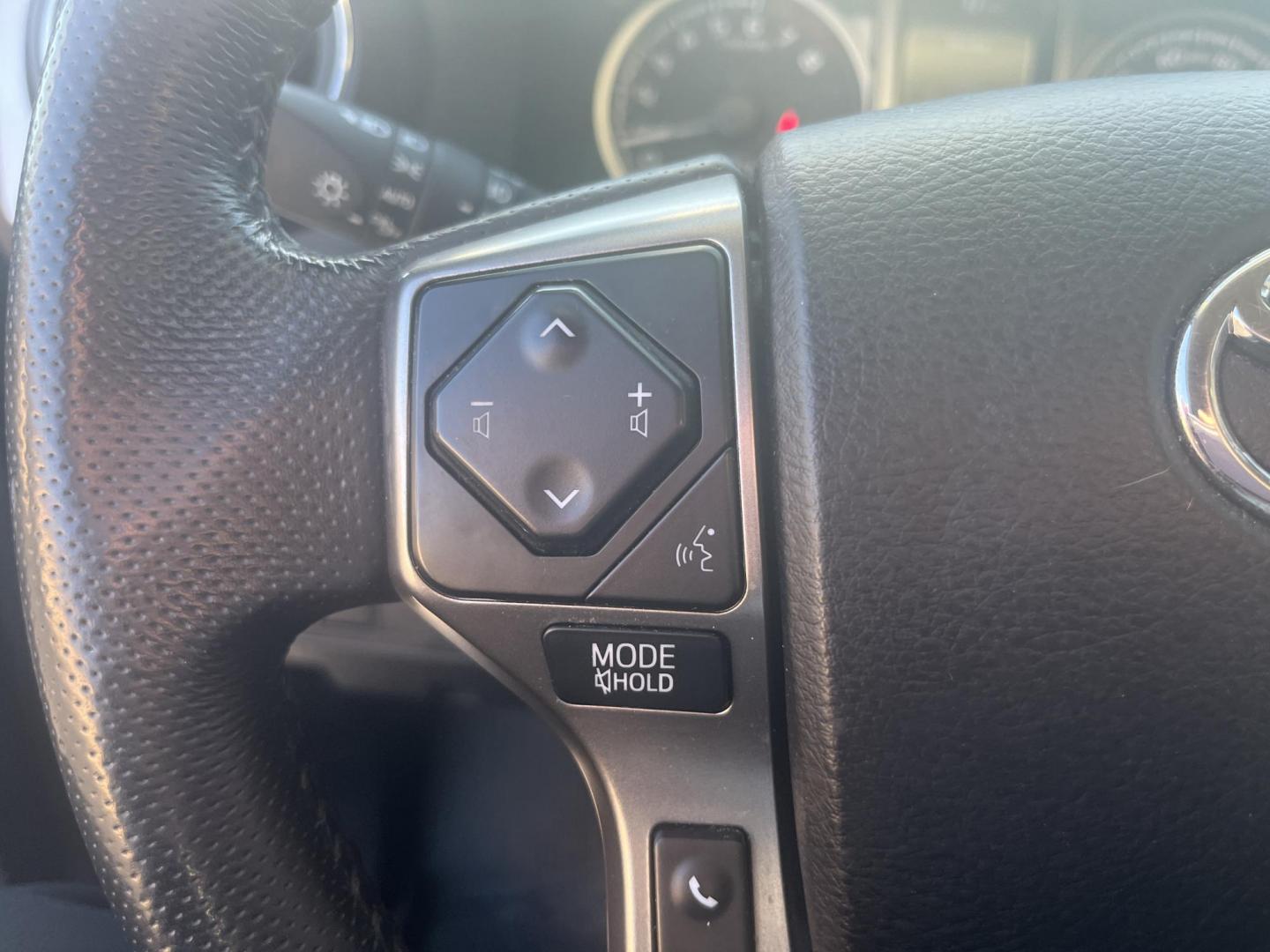 2021 Gray /Black Toyota Tacoma SR5 Access Cab V6 6AT 4WD (3TYSZ5AN8MT) with an 3.5L V6 DOHC 24V engine, Automatic transmission, located at 11115 Chardon Rd. , Chardon, OH, 44024, (440) 214-9705, 41.580246, -81.241943 - 2021 Toyota Tacoma SR5 Access Cab 4WD – Rugged, Reliable, and Loaded with Modern Safety & Tech! This 2021 Toyota Tacoma SR5 Access Cab 4WD is the perfect midsize truck that combines legendary Toyota toughness with modern features and real off-road capability! Powered by the strong 3.5L D-4S V6 en - Photo#20