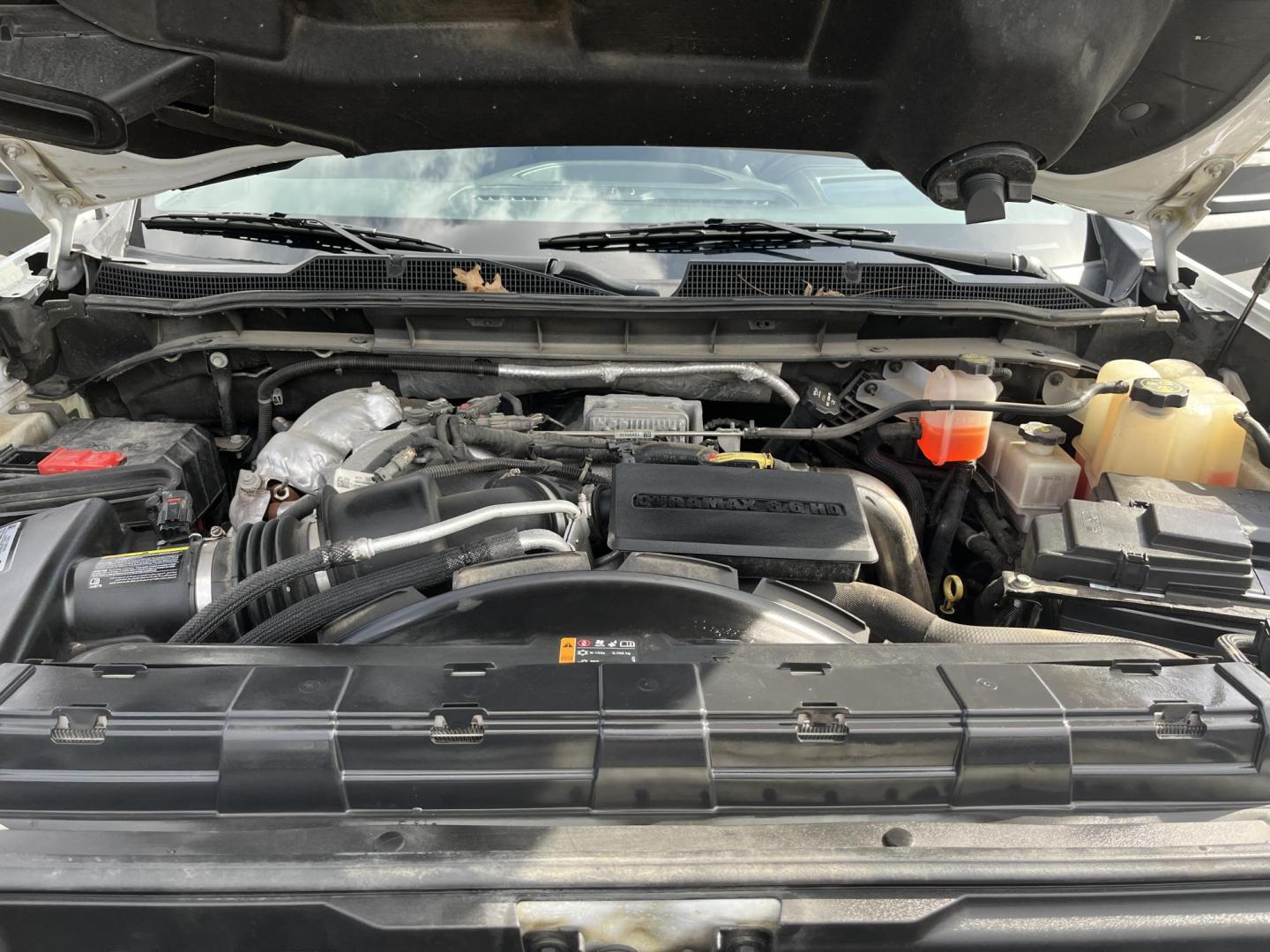 2021 White /Black Chevrolet Silverado 2500HD High Country Crew Cab Short Box 4WD (1GC4YREY0MF) with an 6.6L V8 OHV 16V DIESEL engine, Automatic transmission, located at 547 E. Main St., Orwell, OH, 44076, (440) 437-5893, 41.535435, -80.847855 - 2021 Chevrolet Silverado 2500 High Country Crew Cab 4WD – Loaded Luxury Duramax Beast with Massive Towing Power! This 2021 Chevrolet Silverado 2500 High Country Crew Cab 4WD is the ultimate top-of-the-line heavy-duty truck – premium luxury meets serious capability! Powered by the legendary 6.6L - Photo#13