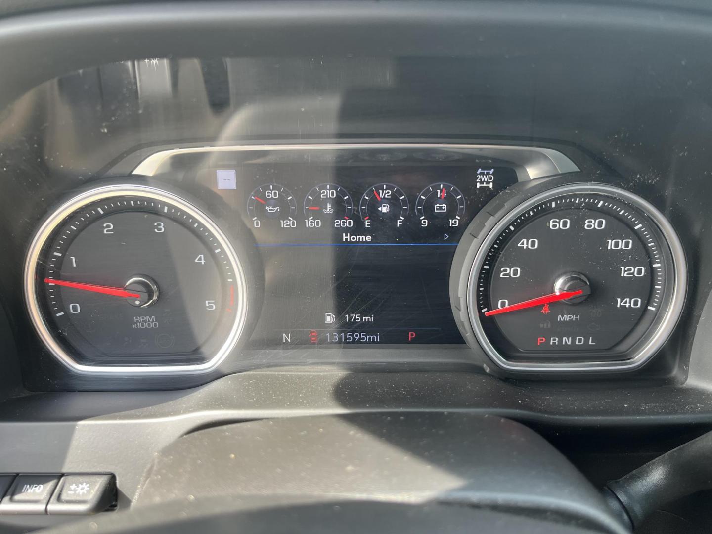 2021 White /Black Chevrolet Silverado 2500HD High Country Crew Cab Short Box 4WD (1GC4YREY0MF) with an 6.6L V8 OHV 16V DIESEL engine, Automatic transmission, located at 547 E. Main St., Orwell, OH, 44076, (440) 437-5893, 41.535435, -80.847855 - 2021 Chevrolet Silverado 2500 High Country Crew Cab 4WD – Loaded Luxury Duramax Beast with Massive Towing Power! This 2021 Chevrolet Silverado 2500 High Country Crew Cab 4WD is the ultimate top-of-the-line heavy-duty truck – premium luxury meets serious capability! Powered by the legendary 6.6L - Photo#23