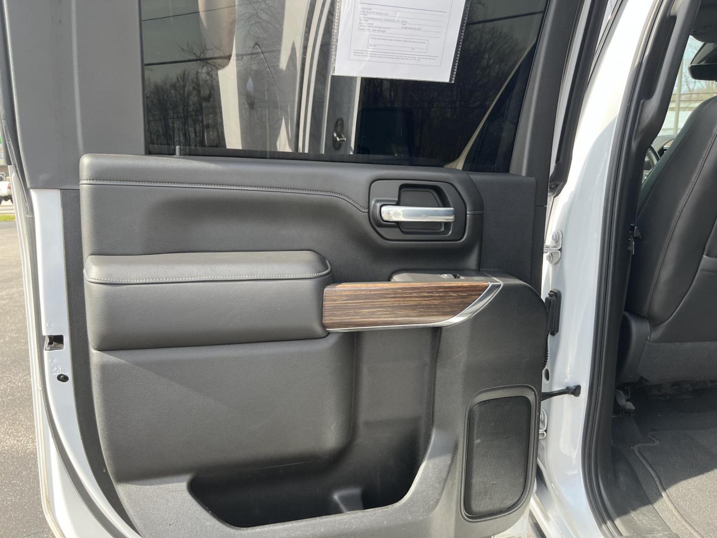 2021 White /Black Chevrolet Silverado 2500HD High Country Crew Cab Short Box 4WD (1GC4YREY0MF) with an 6.6L V8 OHV 16V DIESEL engine, Automatic transmission, located at 547 E. Main St., Orwell, OH, 44076, (440) 437-5893, 41.535435, -80.847855 - 2021 Chevrolet Silverado 2500 High Country Crew Cab 4WD – Loaded Luxury Duramax Beast with Massive Towing Power! This 2021 Chevrolet Silverado 2500 High Country Crew Cab 4WD is the ultimate top-of-the-line heavy-duty truck – premium luxury meets serious capability! Powered by the legendary 6.6L - Photo#30