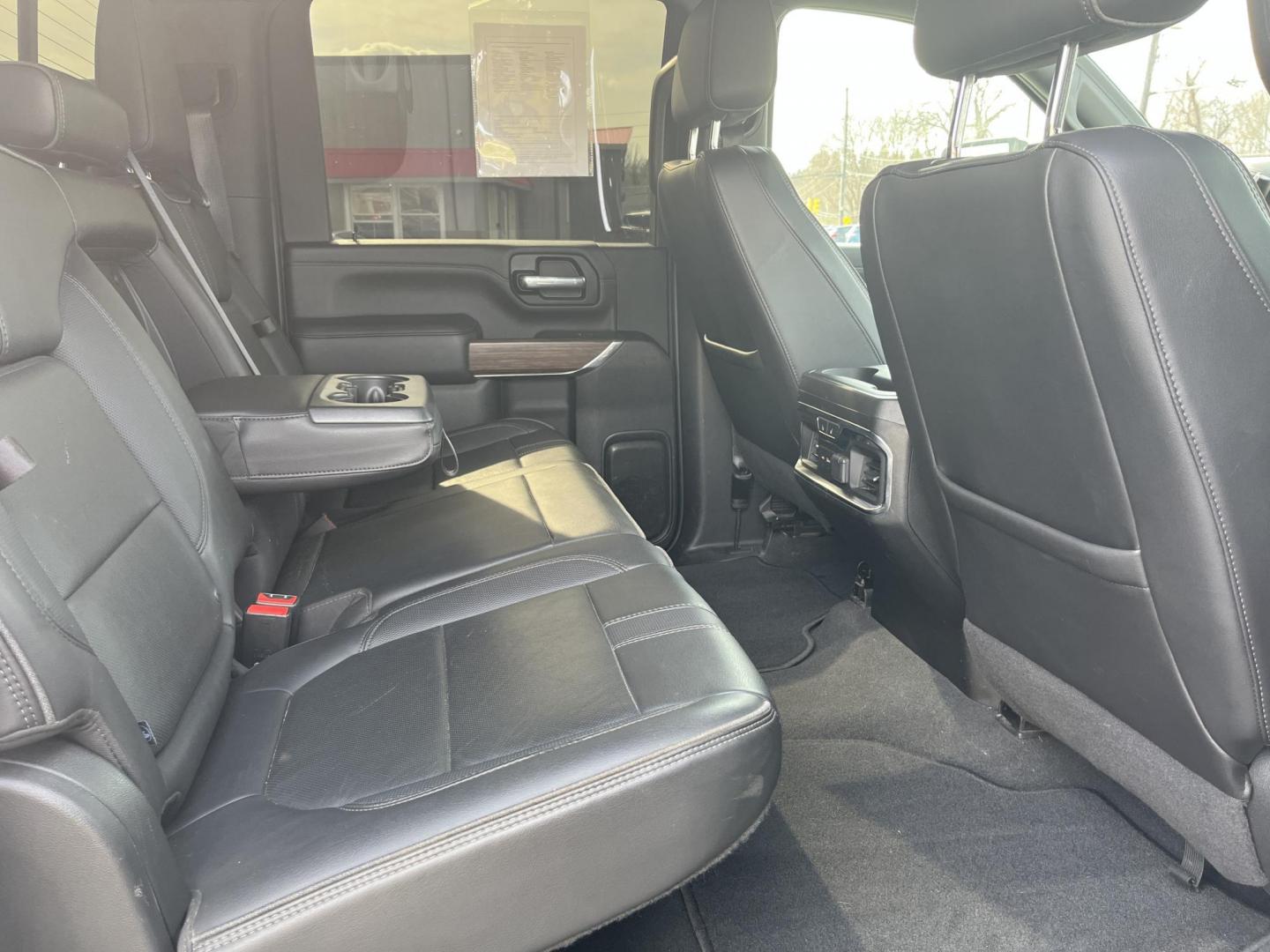 2021 White /Black Chevrolet Silverado 2500HD High Country Crew Cab Short Box 4WD (1GC4YREY0MF) with an 6.6L V8 OHV 16V DIESEL engine, Automatic transmission, located at 547 E. Main St., Orwell, OH, 44076, (440) 437-5893, 41.535435, -80.847855 - 2021 Chevrolet Silverado 2500 High Country Crew Cab 4WD – Loaded Luxury Duramax Beast with Massive Towing Power! This 2021 Chevrolet Silverado 2500 High Country Crew Cab 4WD is the ultimate top-of-the-line heavy-duty truck – premium luxury meets serious capability! Powered by the legendary 6.6L - Photo#34