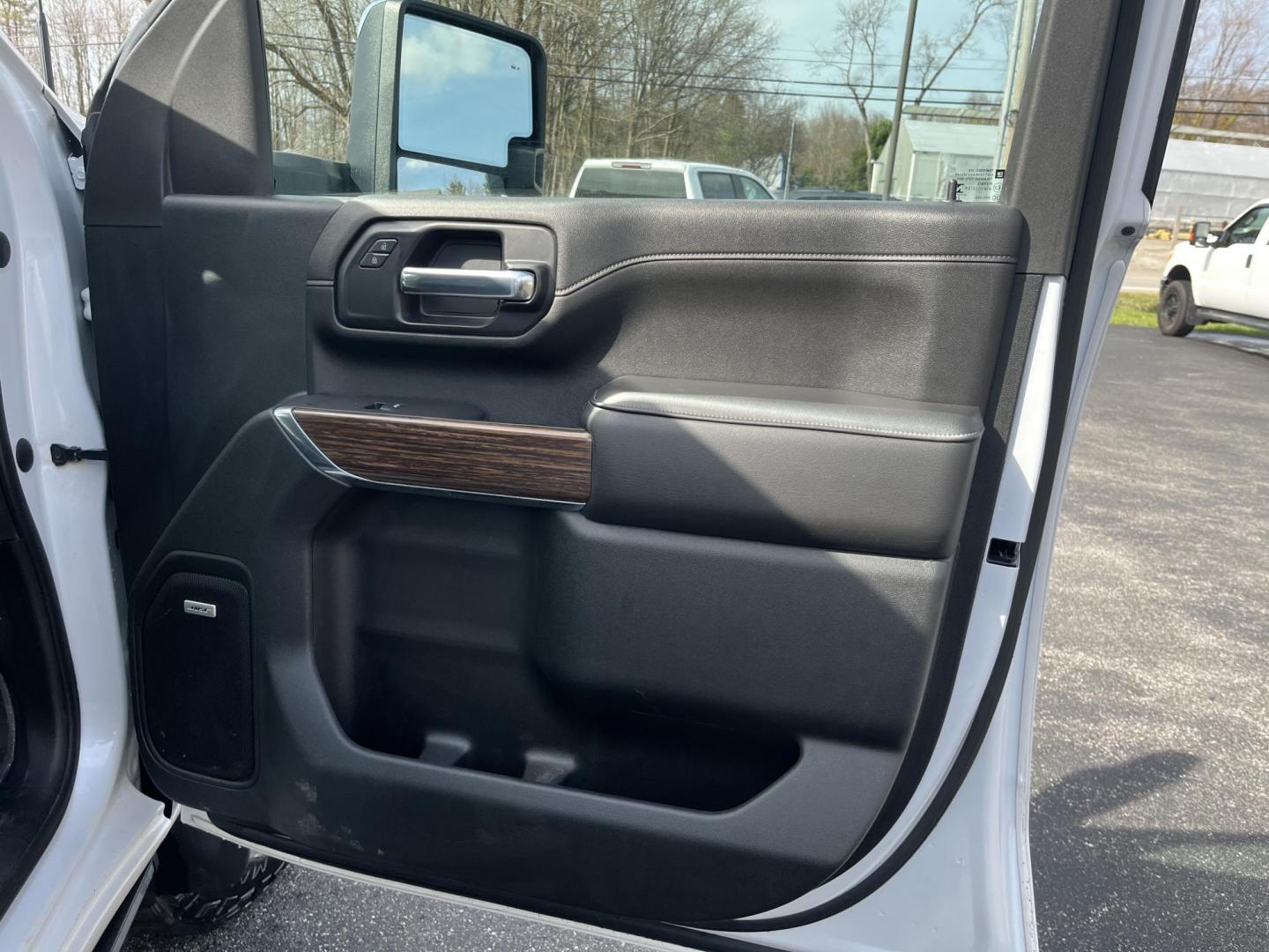 2021 White /Black Chevrolet Silverado 2500HD High Country Crew Cab Short Box 4WD (1GC4YREY0MF) with an 6.6L V8 OHV 16V DIESEL engine, Automatic transmission, located at 547 E. Main St., Orwell, OH, 44076, (440) 437-5893, 41.535435, -80.847855 - 2021 Chevrolet Silverado 2500 High Country Crew Cab 4WD – Loaded Luxury Duramax Beast with Massive Towing Power! This 2021 Chevrolet Silverado 2500 High Country Crew Cab 4WD is the ultimate top-of-the-line heavy-duty truck – premium luxury meets serious capability! Powered by the legendary 6.6L - Photo#35