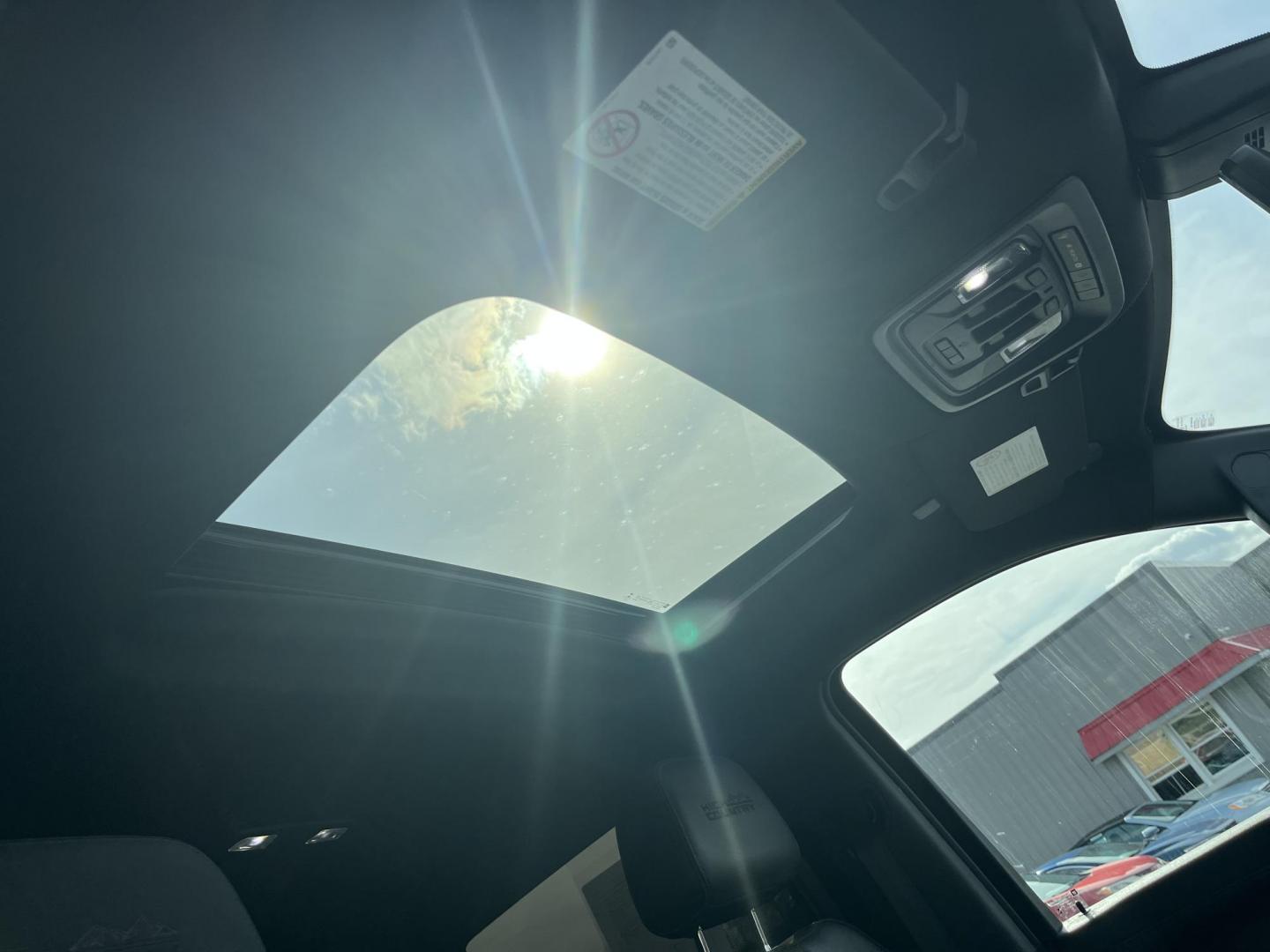 2021 White /Black Chevrolet Silverado 2500HD High Country Crew Cab Short Box 4WD (1GC4YREY0MF) with an 6.6L V8 OHV 16V DIESEL engine, Automatic transmission, located at 547 E. Main St., Orwell, OH, 44076, (440) 437-5893, 41.535435, -80.847855 - 2021 Chevrolet Silverado 2500 High Country Crew Cab 4WD – Loaded Luxury Duramax Beast with Massive Towing Power! This 2021 Chevrolet Silverado 2500 High Country Crew Cab 4WD is the ultimate top-of-the-line heavy-duty truck – premium luxury meets serious capability! Powered by the legendary 6.6L - Photo#27