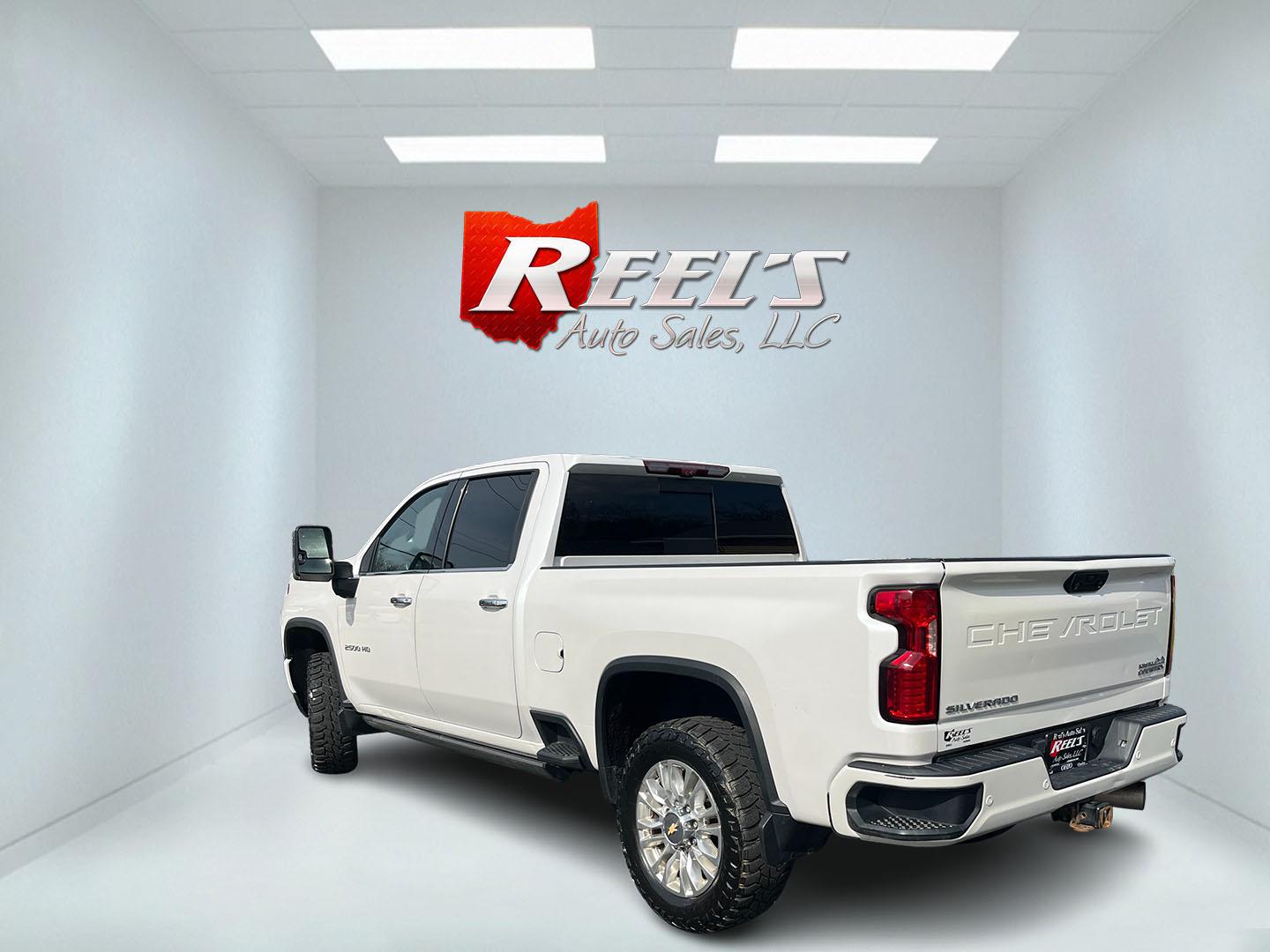 2021 White /Black Chevrolet Silverado 2500HD High Country Crew Cab Short Box 4WD (1GC4YREY0MF) with an 6.6L V8 OHV 16V DIESEL engine, Automatic transmission, located at 547 E. Main St., Orwell, OH, 44076, (440) 437-5893, 41.535435, -80.847855 - 2021 Chevrolet Silverado 2500 High Country Crew Cab 4WD – Loaded Luxury Duramax Beast with Massive Towing Power! This 2021 Chevrolet Silverado 2500 High Country Crew Cab 4WD is the ultimate top-of-the-line heavy-duty truck – premium luxury meets serious capability! Powered by the legendary 6.6L - Photo#9