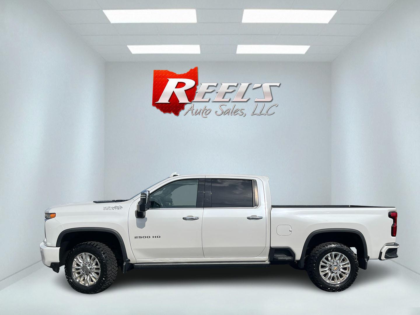 2021 White /Black Chevrolet Silverado 2500HD High Country Crew Cab Short Box 4WD (1GC4YREY0MF) with an 6.6L V8 OHV 16V DIESEL engine, Automatic transmission, located at 547 E. Main St., Orwell, OH, 44076, (440) 437-5893, 41.535435, -80.847855 - 2021 Chevrolet Silverado 2500 High Country Crew Cab 4WD – Loaded Luxury Duramax Beast with Massive Towing Power! This 2021 Chevrolet Silverado 2500 High Country Crew Cab 4WD is the ultimate top-of-the-line heavy-duty truck – premium luxury meets serious capability! Powered by the legendary 6.6L - Photo#11