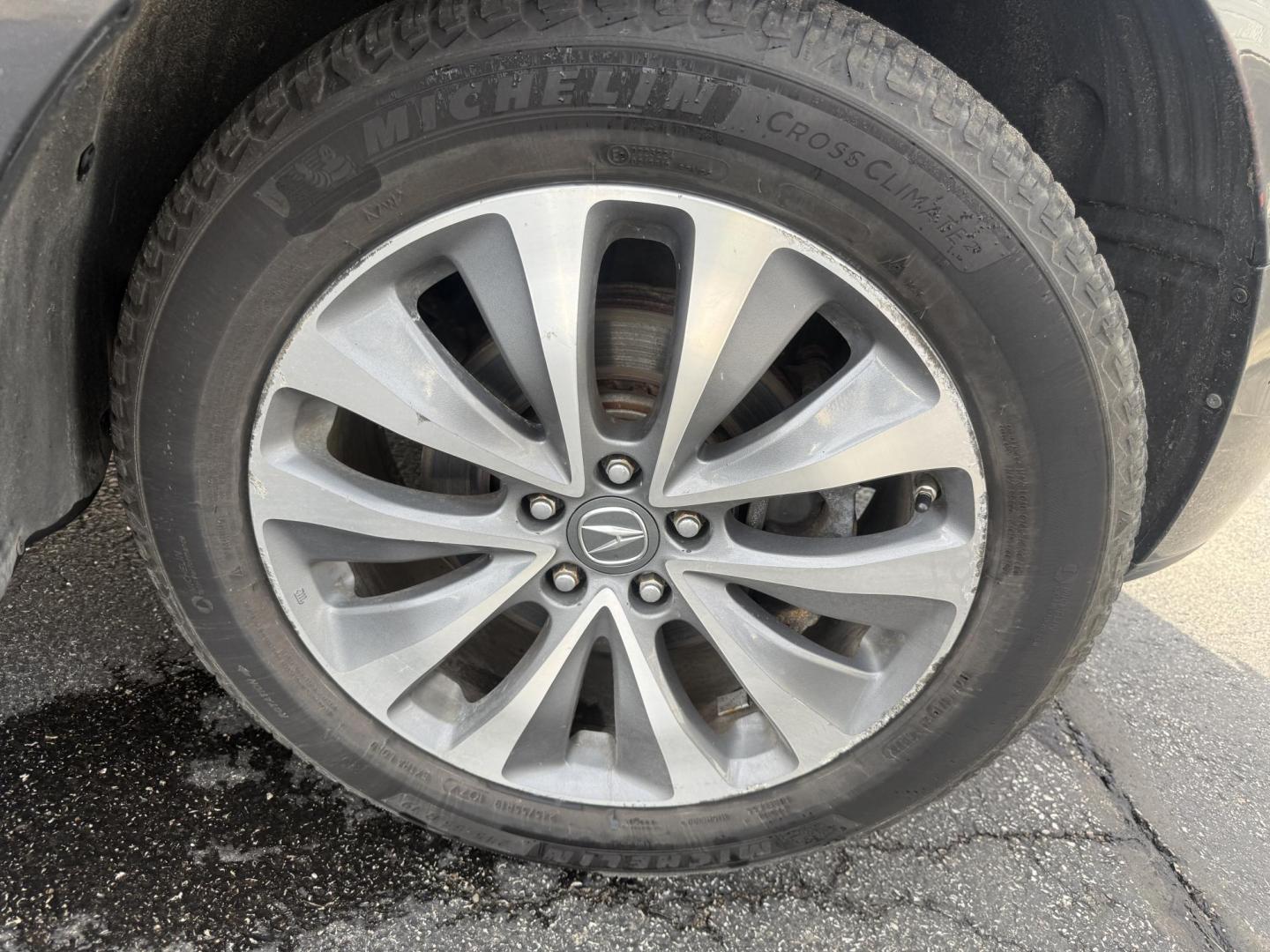 2016 Gray /Black Acura MDX SH-AWD 9-Spd AT w/Tech and Entertainment Package (5FRYD4H66GB) with an 3.5L V6 SOHC 24V engine, Automatic transmission, located at 547 E. Main St., Orwell, OH, 44076, (440) 437-5893, 41.535435, -80.847855 - 2016 Acura MDX SH-AWD with Technology & Rear Entertainment Packages – Luxury 3-Row SUV Loaded with Performance, Comfort, and Family Features! This stunning 2016 Acura MDX SH-AWD is the ultimate upscale family hauler that combines refined power, advanced safety, and premium luxury! Powered by a sm - Photo#5