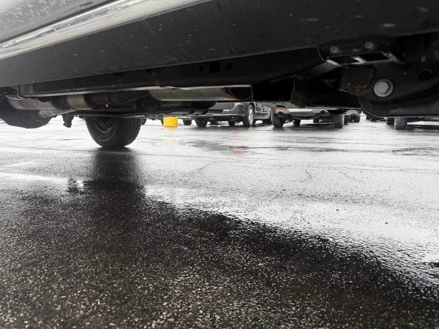 2020 White /Black Ford F-350 SD Lariat Crew Cab 4WD (1FT8W3B68LE) with an 6.2L V8 OHV 16V engine, Automatic transmission, located at 11115 Chardon Rd. , Chardon, OH, 44024, (440) 214-9705, 41.580246, -81.241943 - 2020 Ford F-350 Lariat Crew Cab 4WD – Loaded Heavy-Duty Luxury Truck with Massive Towing & FX4 Off-Road Capability! This 2020 Ford F-350 Lariat Crew Cab 4WD is a top-tier heavy-duty truck that combines premium luxury with serious work capability! Powered by the strong 6.2L V8 engine mated to a sm - Photo#7