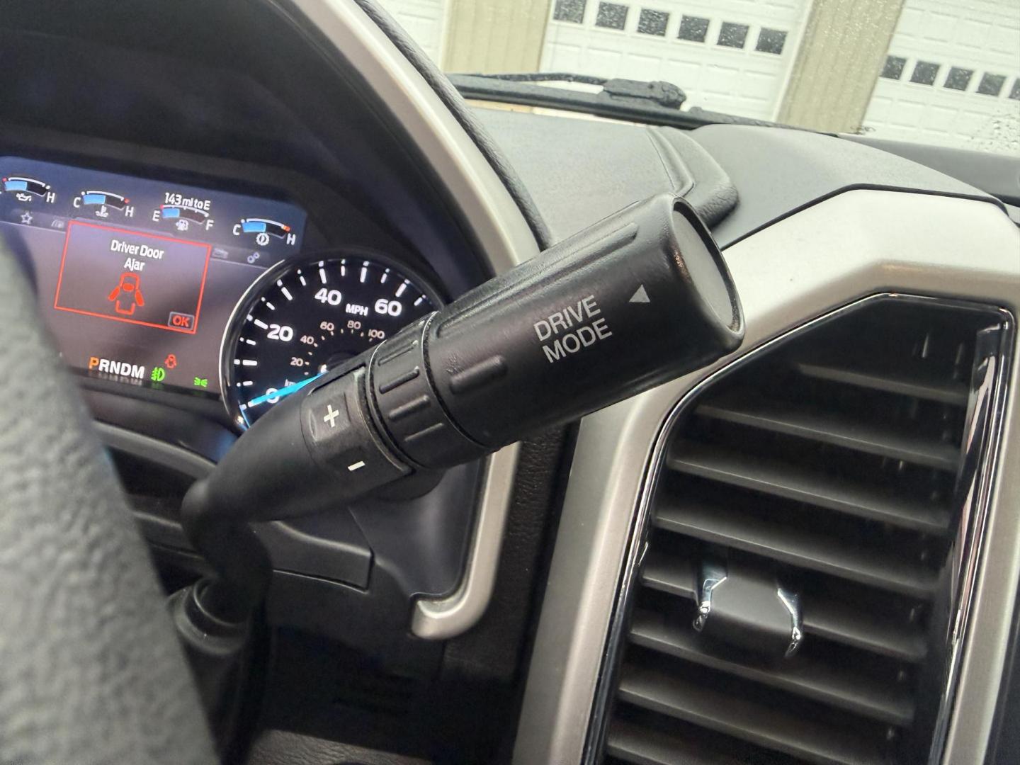 2020 White /Black Ford F-350 SD Lariat Crew Cab 4WD (1FT8W3B68LE) with an 6.2L V8 OHV 16V engine, Automatic transmission, located at 11115 Chardon Rd. , Chardon, OH, 44024, (440) 214-9705, 41.580246, -81.241943 - 2020 Ford F-350 Lariat Crew Cab 4WD – Loaded Heavy-Duty Luxury Truck with Massive Towing & FX4 Off-Road Capability! This 2020 Ford F-350 Lariat Crew Cab 4WD is a top-tier heavy-duty truck that combines premium luxury with serious work capability! Powered by the strong 6.2L V8 engine mated to a sm - Photo#28