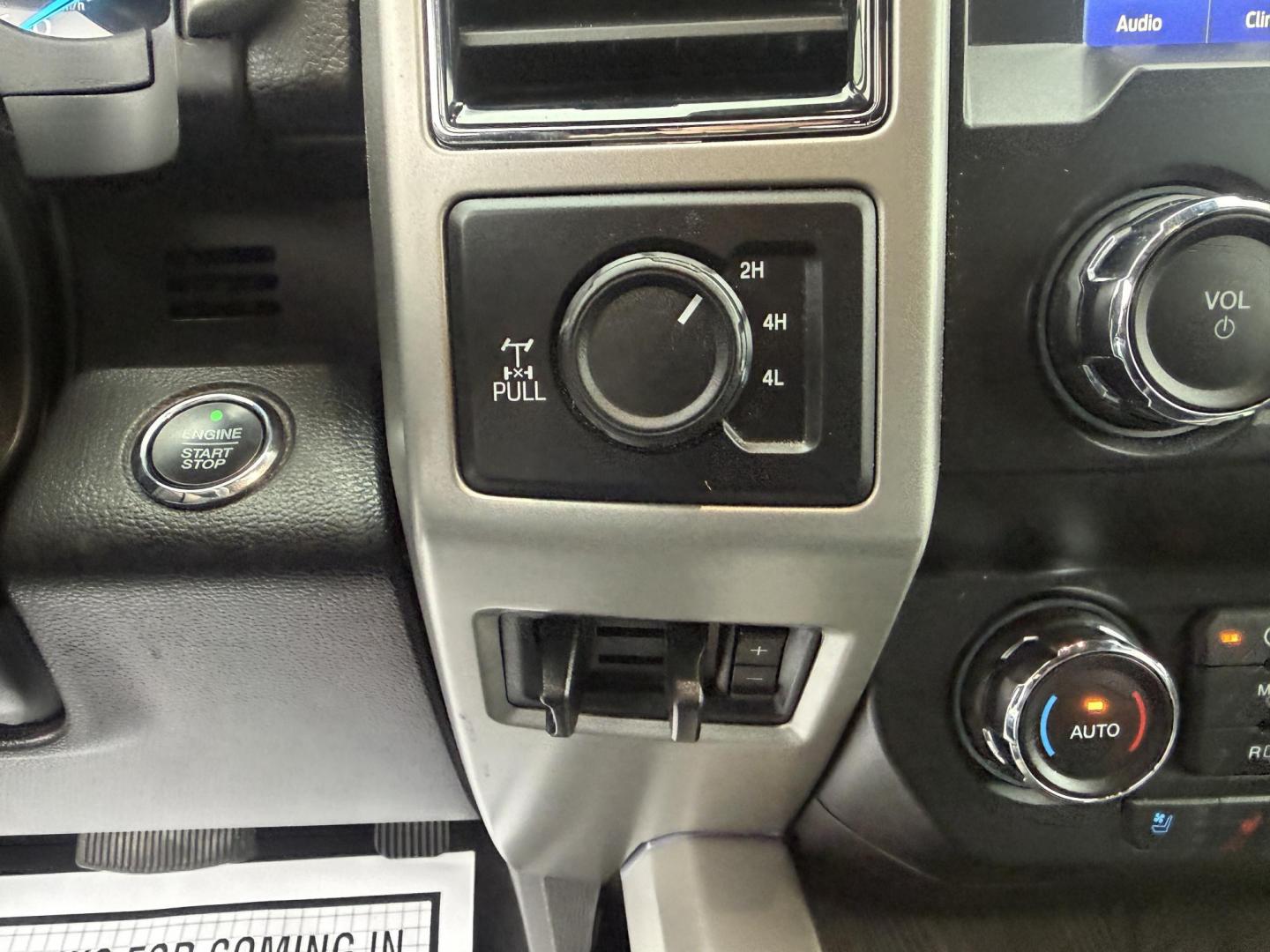 2020 White /Black Ford F-350 SD Lariat Crew Cab 4WD (1FT8W3B68LE) with an 6.2L V8 OHV 16V engine, Automatic transmission, located at 11115 Chardon Rd. , Chardon, OH, 44024, (440) 214-9705, 41.580246, -81.241943 - 2020 Ford F-350 Lariat Crew Cab 4WD – Loaded Heavy-Duty Luxury Truck with Massive Towing & FX4 Off-Road Capability! This 2020 Ford F-350 Lariat Crew Cab 4WD is a top-tier heavy-duty truck that combines premium luxury with serious work capability! Powered by the strong 6.2L V8 engine mated to a sm - Photo#29