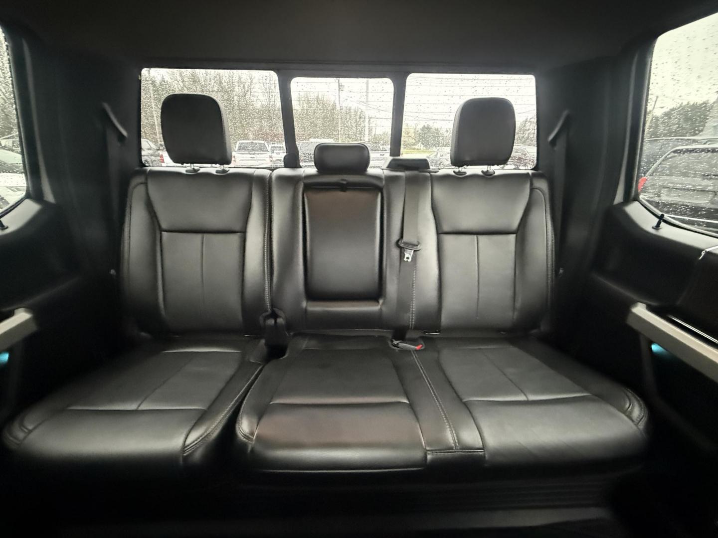 2020 White /Black Ford F-350 SD Lariat Crew Cab 4WD (1FT8W3B68LE) with an 6.2L V8 OHV 16V engine, Automatic transmission, located at 11115 Chardon Rd. , Chardon, OH, 44024, (440) 214-9705, 41.580246, -81.241943 - 2020 Ford F-350 Lariat Crew Cab 4WD – Loaded Heavy-Duty Luxury Truck with Massive Towing & FX4 Off-Road Capability! This 2020 Ford F-350 Lariat Crew Cab 4WD is a top-tier heavy-duty truck that combines premium luxury with serious work capability! Powered by the strong 6.2L V8 engine mated to a sm - Photo#37