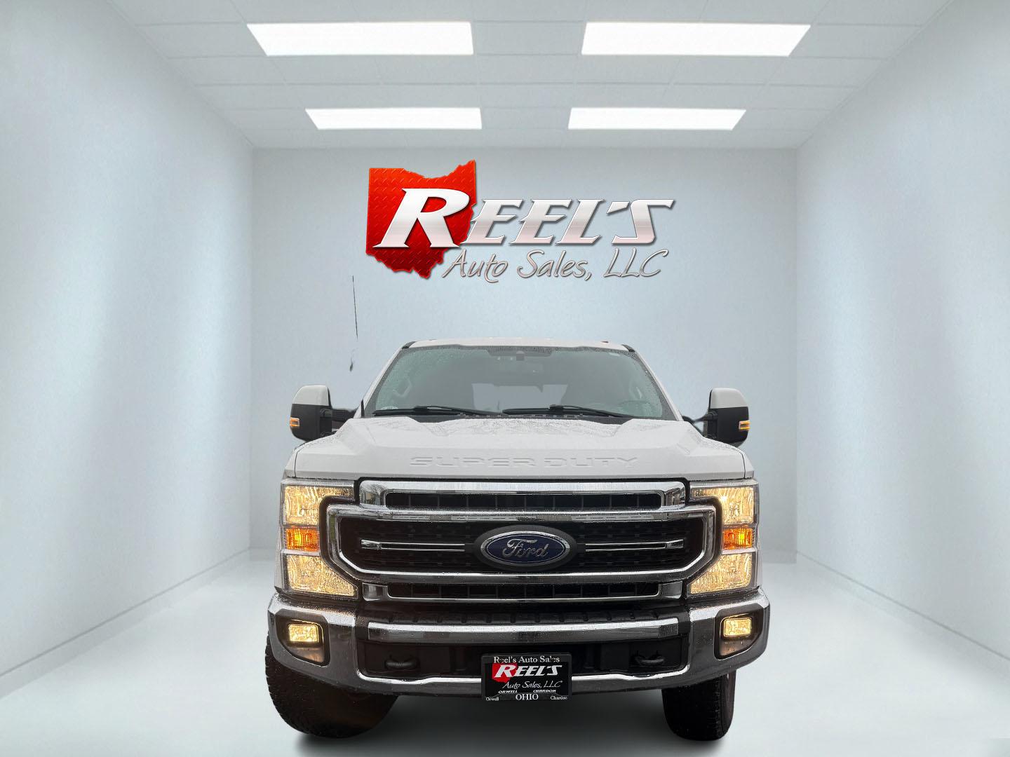 2020 White /Black Ford F-350 SD Lariat Crew Cab 4WD (1FT8W3B68LE) with an 6.2L V8 OHV 16V engine, Automatic transmission, located at 11115 Chardon Rd. , Chardon, OH, 44024, (440) 214-9705, 41.580246, -81.241943 - 2020 Ford F-350 Lariat Crew Cab 4WD – Loaded Heavy-Duty Luxury Truck with Massive Towing & FX4 Off-Road Capability! This 2020 Ford F-350 Lariat Crew Cab 4WD is a top-tier heavy-duty truck that combines premium luxury with serious work capability! Powered by the strong 6.2L V8 engine mated to a sm - Photo#1