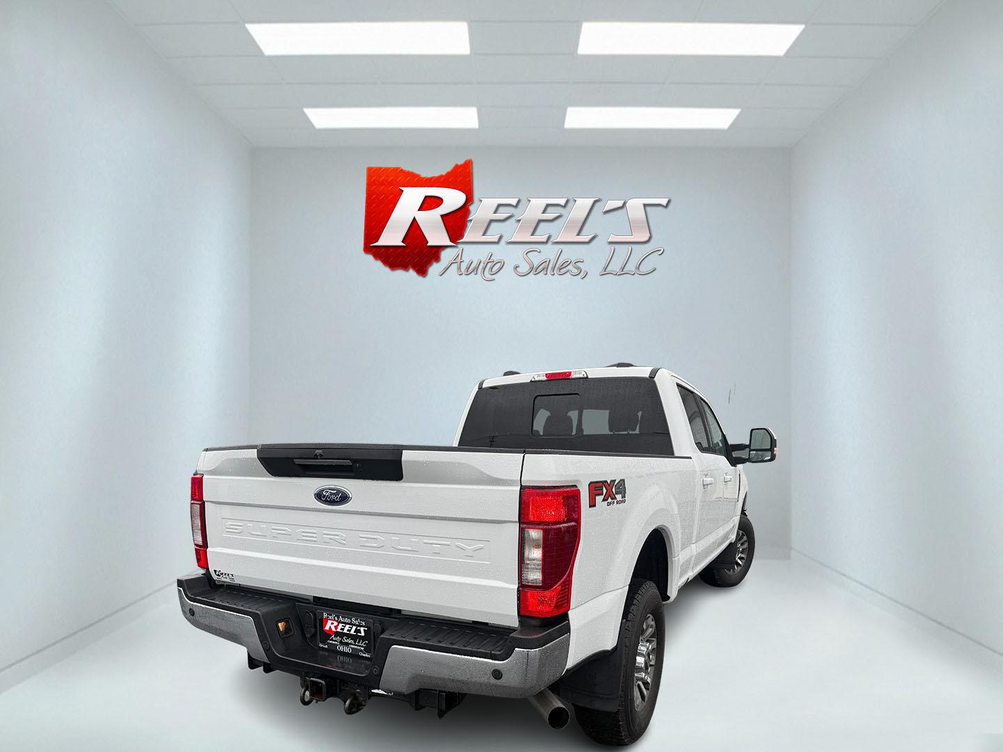 2020 White /Black Ford F-350 SD Lariat Crew Cab 4WD (1FT8W3B68LE) with an 6.2L V8 OHV 16V engine, Automatic transmission, located at 11115 Chardon Rd. , Chardon, OH, 44024, (440) 214-9705, 41.580246, -81.241943 - 2020 Ford F-350 Lariat Crew Cab 4WD – Loaded Heavy-Duty Luxury Truck with Massive Towing & FX4 Off-Road Capability! This 2020 Ford F-350 Lariat Crew Cab 4WD is a top-tier heavy-duty truck that combines premium luxury with serious work capability! Powered by the strong 6.2L V8 engine mated to a sm - Photo#10