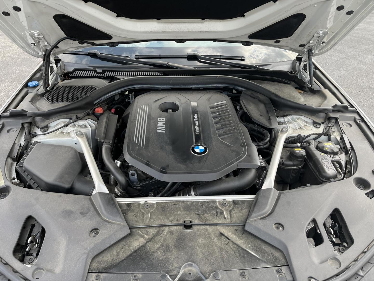 2018 White /Gray BMW 5-Series 540i xDrive (WBAJE7C56JW) with an 3.0L I6 DOHC 24V Turbo engine, Automatic transmission, located at 547 E. Main St., Orwell, OH, 44076, (440) 437-5893, 41.535435, -80.847855 - 2018 BMW 540i xDrive – Sporty Luxury Sedan with Turbo Power and Loaded M Sport Package! This outstanding 2018 BMW 540i xDrive is the perfect blend of thrilling performance, all-weather confidence, and premium luxury! Powered by a silky-smooth 3.0L Turbocharged inline-6 engine paired with an ultra - Photo#13