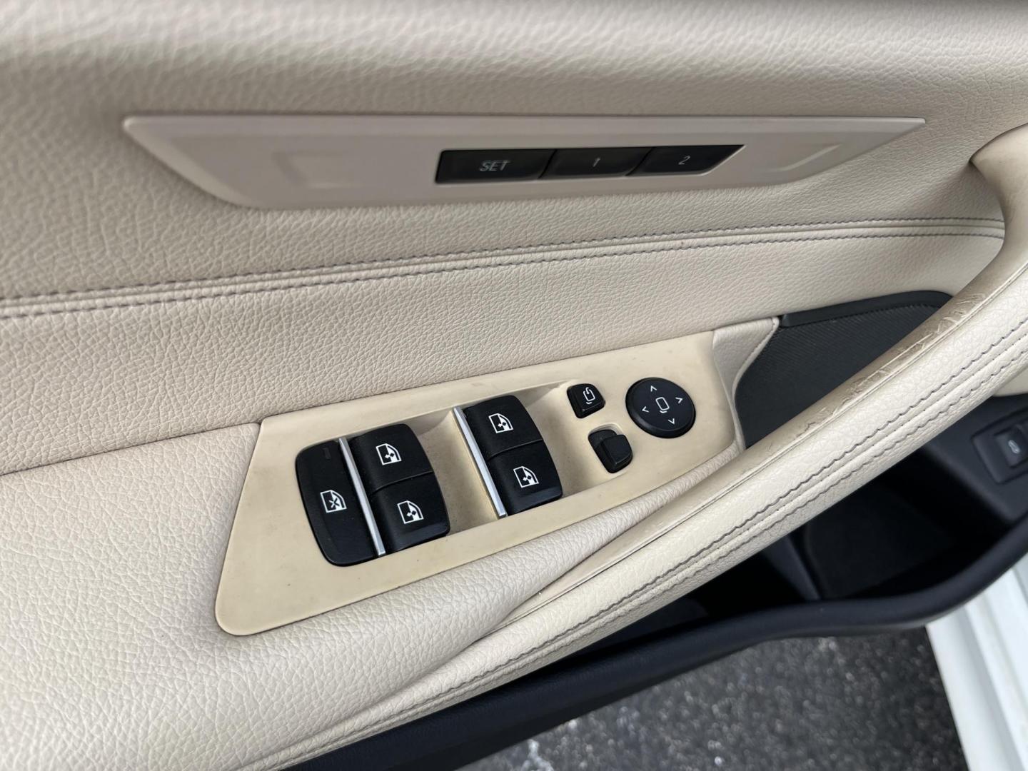 2018 White /Gray BMW 5-Series 540i xDrive (WBAJE7C56JW) with an 3.0L I6 DOHC 24V Turbo engine, Automatic transmission, located at 547 E. Main St., Orwell, OH, 44076, (440) 437-5893, 41.535435, -80.847855 - 2018 BMW 540i xDrive – Sporty Luxury Sedan with Turbo Power and Loaded M Sport Package! This outstanding 2018 BMW 540i xDrive is the perfect blend of thrilling performance, all-weather confidence, and premium luxury! Powered by a silky-smooth 3.0L Turbocharged inline-6 engine paired with an ultra - Photo#17