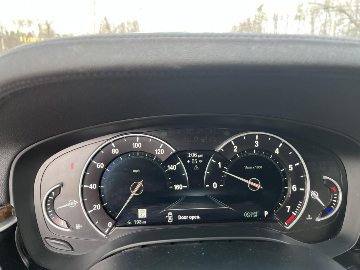 2018 White /Gray BMW 5-Series 540i xDrive (WBAJE7C56JW) with an 3.0L I6 DOHC 24V Turbo engine, Automatic transmission, located at 547 E. Main St., Orwell, OH, 44076, (440) 437-5893, 41.535435, -80.847855 - 2018 BMW 540i xDrive – Sporty Luxury Sedan with Turbo Power and Loaded M Sport Package! This outstanding 2018 BMW 540i xDrive is the perfect blend of thrilling performance, all-weather confidence, and premium luxury! Powered by a silky-smooth 3.0L Turbocharged inline-6 engine paired with an ultra - Photo#23