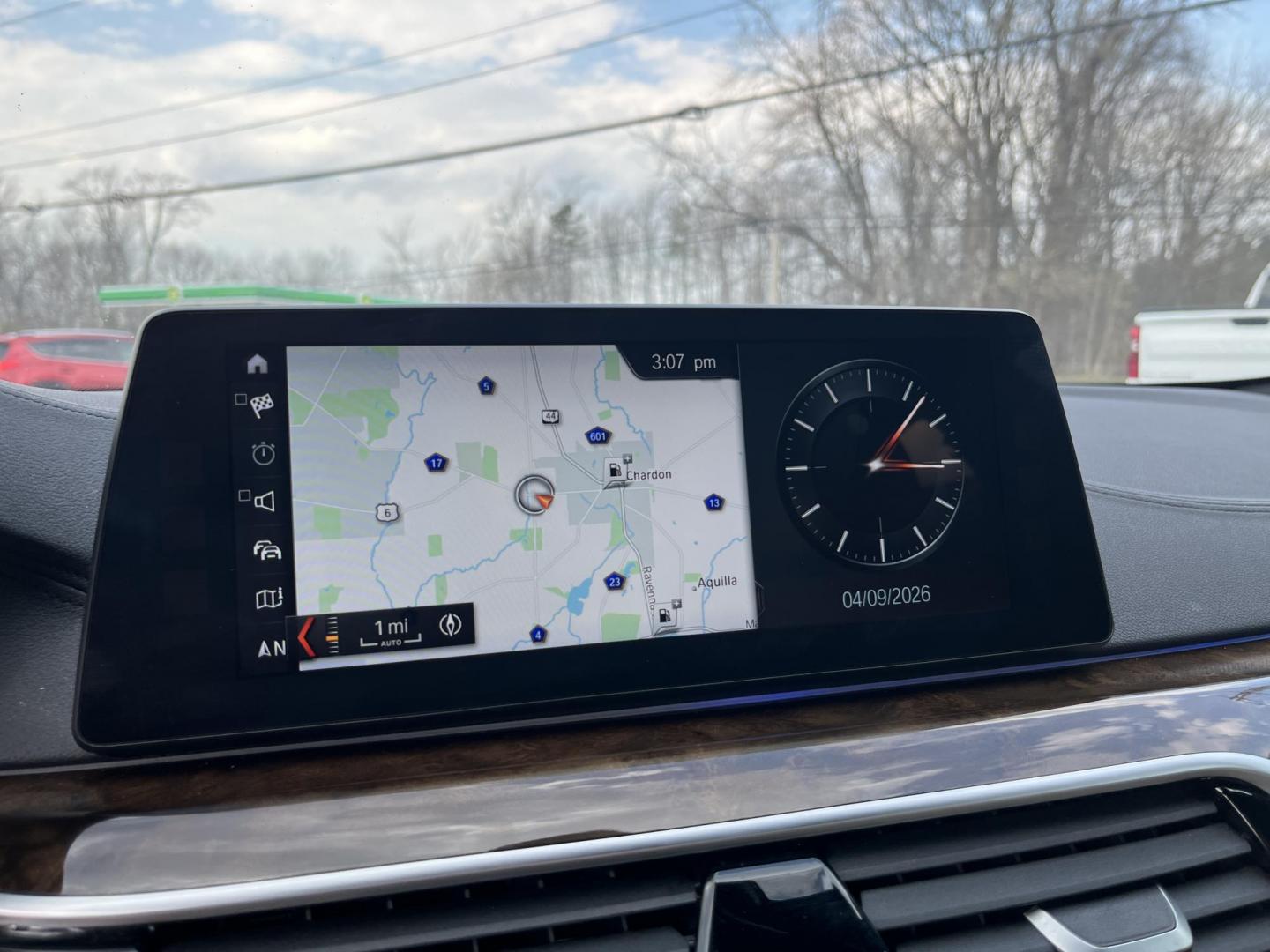 2018 White /Gray BMW 5-Series 540i xDrive (WBAJE7C56JW) with an 3.0L I6 DOHC 24V Turbo engine, Automatic transmission, located at 547 E. Main St., Orwell, OH, 44076, (440) 437-5893, 41.535435, -80.847855 - 2018 BMW 540i xDrive – Sporty Luxury Sedan with Turbo Power and Loaded M Sport Package! This outstanding 2018 BMW 540i xDrive is the perfect blend of thrilling performance, all-weather confidence, and premium luxury! Powered by a silky-smooth 3.0L Turbocharged inline-6 engine paired with an ultra - Photo#26