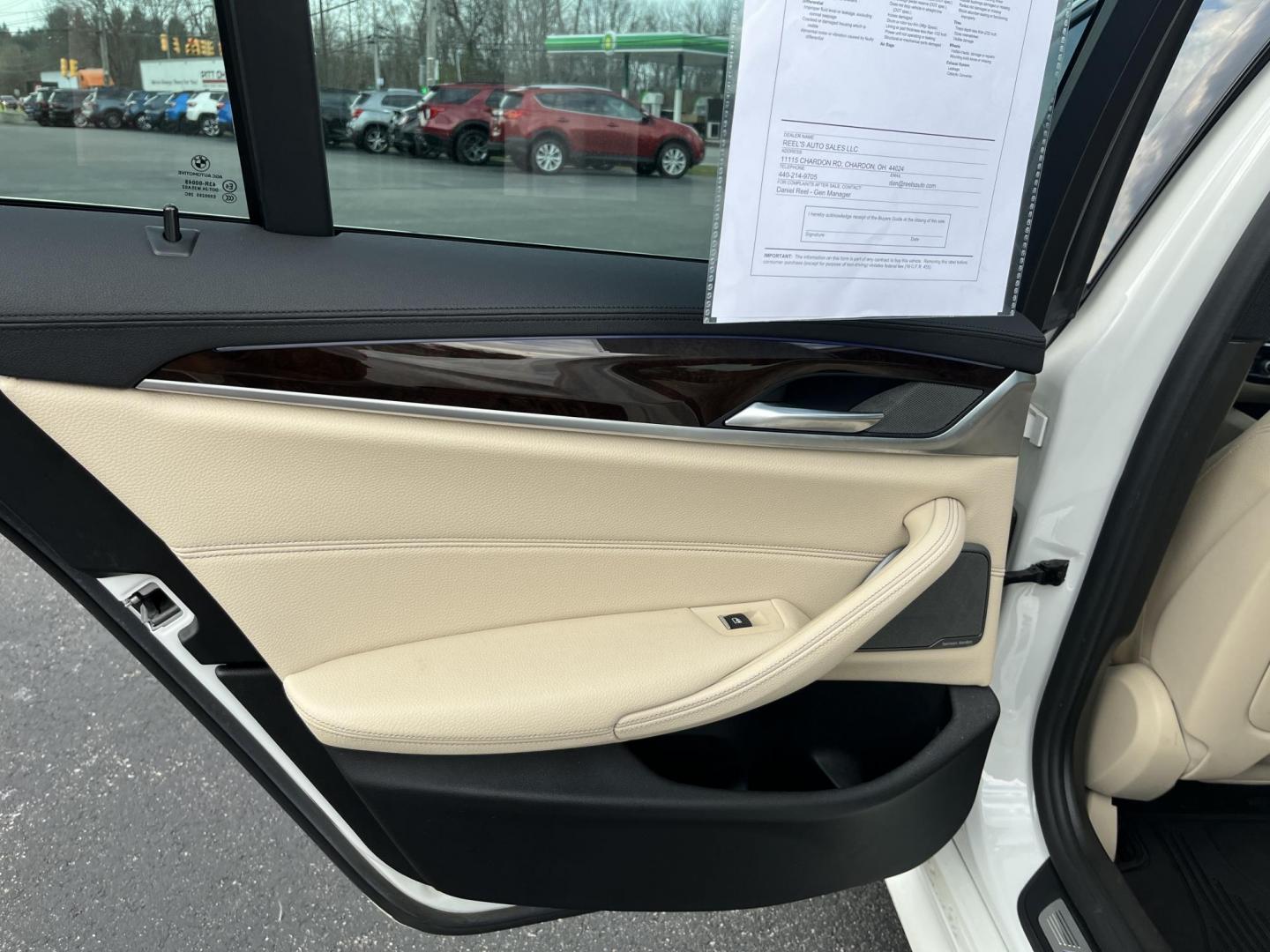 2018 White /Gray BMW 5-Series 540i xDrive (WBAJE7C56JW) with an 3.0L I6 DOHC 24V Turbo engine, Automatic transmission, located at 547 E. Main St., Orwell, OH, 44076, (440) 437-5893, 41.535435, -80.847855 - 2018 BMW 540i xDrive – Sporty Luxury Sedan with Turbo Power and Loaded M Sport Package! This outstanding 2018 BMW 540i xDrive is the perfect blend of thrilling performance, all-weather confidence, and premium luxury! Powered by a silky-smooth 3.0L Turbocharged inline-6 engine paired with an ultra - Photo#30