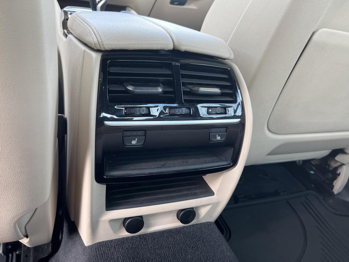 2018 White /Gray BMW 5-Series 540i xDrive (WBAJE7C56JW) with an 3.0L I6 DOHC 24V Turbo engine, Automatic transmission, located at 547 E. Main St., Orwell, OH, 44076, (440) 437-5893, 41.535435, -80.847855 - 2018 BMW 540i xDrive – Sporty Luxury Sedan with Turbo Power and Loaded M Sport Package! This outstanding 2018 BMW 540i xDrive is the perfect blend of thrilling performance, all-weather confidence, and premium luxury! Powered by a silky-smooth 3.0L Turbocharged inline-6 engine paired with an ultra - Photo#32