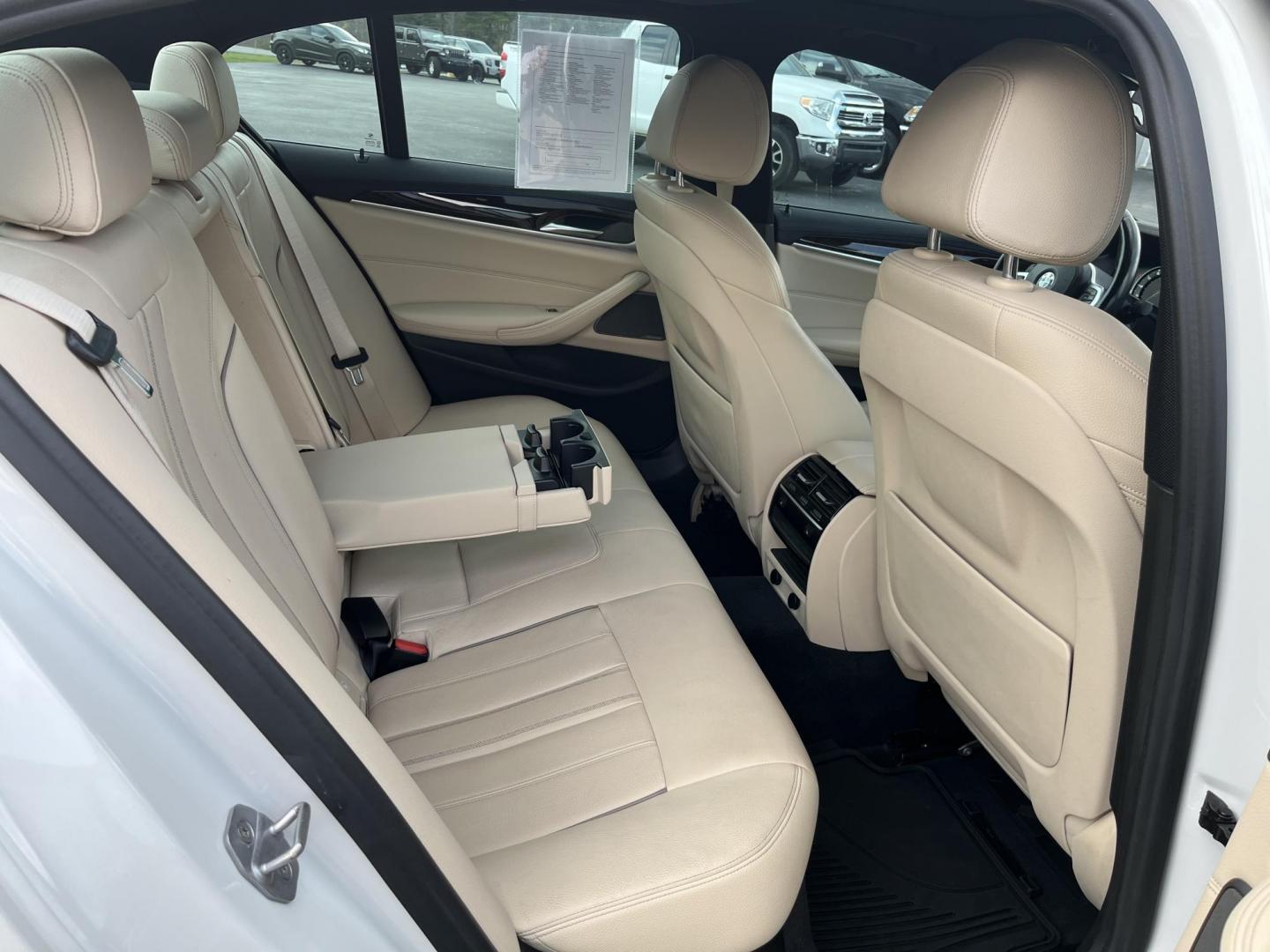 2018 White /Gray BMW 5-Series 540i xDrive (WBAJE7C56JW) with an 3.0L I6 DOHC 24V Turbo engine, Automatic transmission, located at 547 E. Main St., Orwell, OH, 44076, (440) 437-5893, 41.535435, -80.847855 - 2018 BMW 540i xDrive – Sporty Luxury Sedan with Turbo Power and Loaded M Sport Package! This outstanding 2018 BMW 540i xDrive is the perfect blend of thrilling performance, all-weather confidence, and premium luxury! Powered by a silky-smooth 3.0L Turbocharged inline-6 engine paired with an ultra - Photo#34