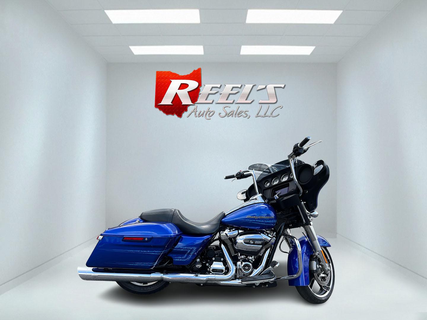 2019 Blue /Black Harley-Davidson Unknown - (1HD1KBC1XKB) with an 107 Cubic Inch V-Twin engine, 6 Speed Manual transmission, located at 11115 Chardon Rd. , Chardon, OH, 44024, (440) 214-9705, 41.580246, -81.241943 - 2019 Harley-Davidson Street Glide – Classic Bagger with Milwaukee-Eight Power and Loaded Touring Features! This 2019 Harley-Davidson Street Glide is a stunning touring motorcycle ready to eat up the miles in comfort and style! Powered by the smooth and torquey 107 cubic inch Milwaukee-Eight V-Twi- Photo#5