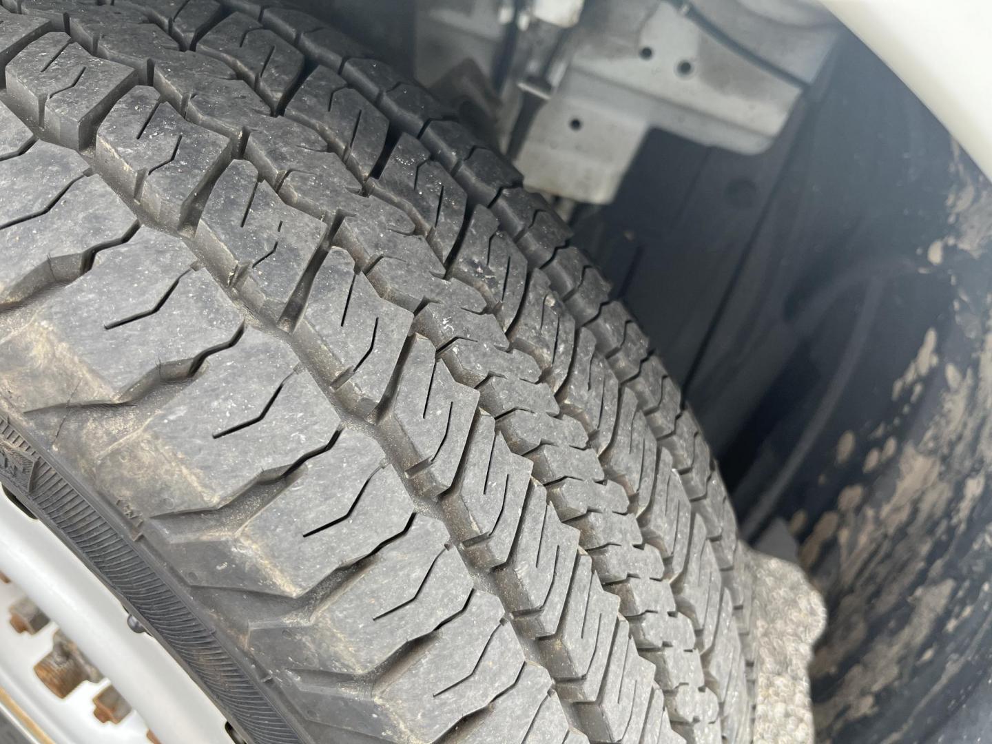 2021 White /Black Nissan NV200 S (3N6CM0KN0MK) with an 2.0L I4 DOHC 16V engine, Automatic transmission, located at 11115 Chardon Rd. , Chardon, OH, 44024, (440) 214-9705, 41.580246, -81.241943 - 2021 Nissan NV200 Cargo S – Efficient Compact Cargo Van with Modern Tech and Great Fuel Economy! This practical 2021 Nissan NV200 Cargo S is the ideal compact cargo van for business, deliveries, or anyone needing smart, efficient hauling space! Powered by a reliable 2.0L I4 engine paired with a s - Photo#4