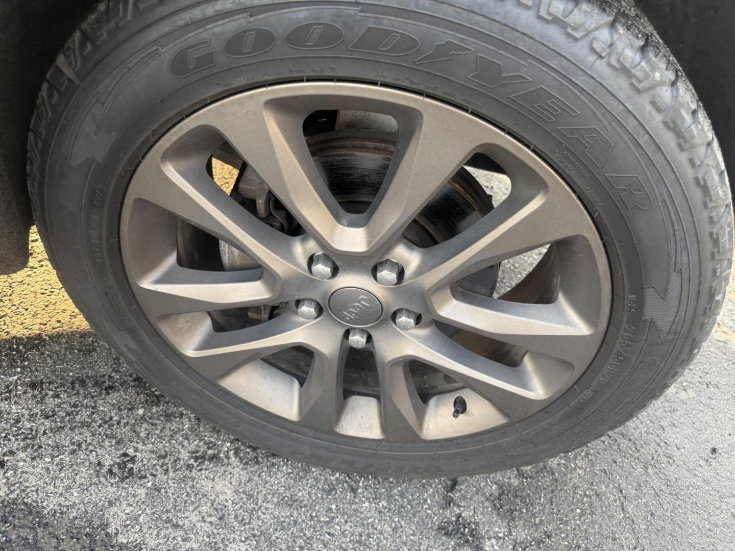 2017 Gray /Black Jeep Grand Cherokee Limited 4WD (1C4RJFBG0HC) with an 3.6L V6 DOHC 24V engine, Automatic transmission, located at 547 E. Main St., Orwell, OH, 44076, (440) 437-5893, 41.535435, -80.847855 - 2017 Jeep Grand Cherokee Limited 4WD 75th Anniversary Edition – Premium, Loaded, and Ready for Any Adventure! This special 2017 Jeep Grand Cherokee Limited 4WD 75th Anniversary Edition is a standout example of Jeep luxury and capability! Powered by the smooth 3.6L Pentastar V6 engine paired with - Photo#3