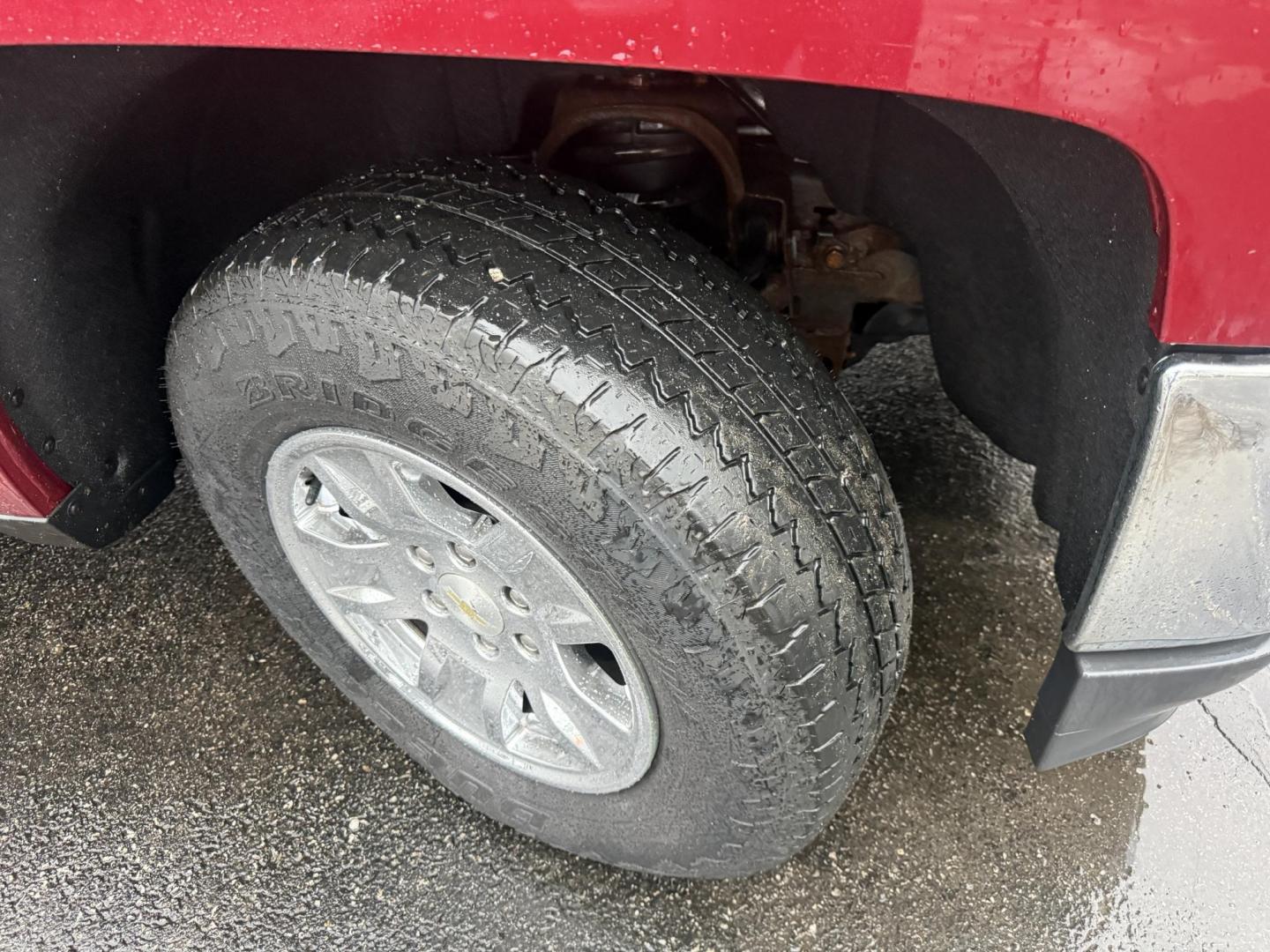 2018 Red /Black Chevrolet Silverado 1500 LT Double Cab 4WD (1GCVKREC9JZ) with an 5.3L V8 OHV 16V engine, Automatic transmission, located at 547 E. Main St., Orwell, OH, 44076, (440) 437-5893, 41.535435, -80.847855 - 2018 Chevrolet Silverado 1500 LT Double Cab 4WD – Strong V8 Power, Leather Comfort, and Serious Towing Capability! This 2018 Chevrolet Silverado 1500 LT Double Cab 4WD is a well-equipped midsize truck that’s ready for work, towing, or weekend adventures! Powered by the reliable 5.3L EcoTec3 V8 - Photo#4