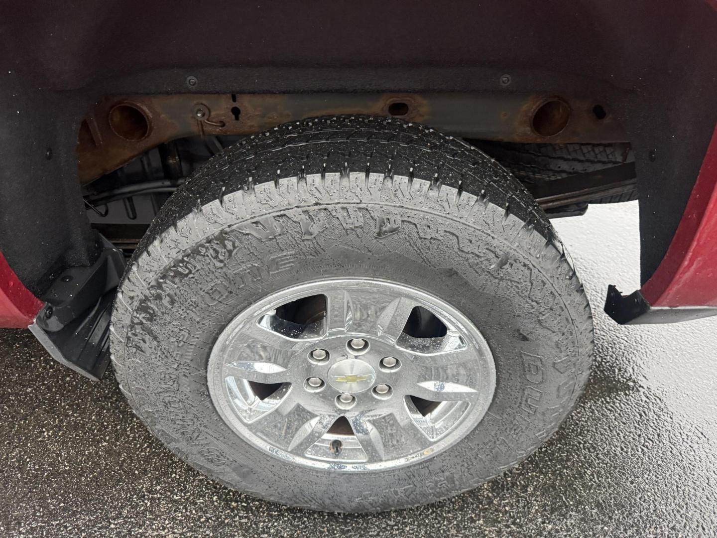 2018 Red /Black Chevrolet Silverado 1500 LT Double Cab 4WD (1GCVKREC9JZ) with an 5.3L V8 OHV 16V engine, Automatic transmission, located at 547 E. Main St., Orwell, OH, 44076, (440) 437-5893, 41.535435, -80.847855 - 2018 Chevrolet Silverado 1500 LT Double Cab 4WD – Strong V8 Power, Leather Comfort, and Serious Towing Capability! This 2018 Chevrolet Silverado 1500 LT Double Cab 4WD is a well-equipped midsize truck that’s ready for work, towing, or weekend adventures! Powered by the reliable 5.3L EcoTec3 V8 - Photo#13