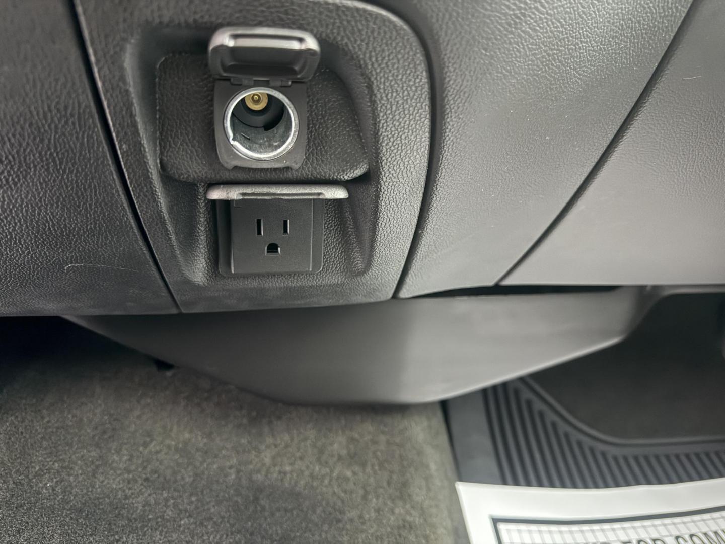 2018 Red /Black Chevrolet Silverado 1500 LT Double Cab 4WD (1GCVKREC9JZ) with an 5.3L V8 OHV 16V engine, Automatic transmission, located at 547 E. Main St., Orwell, OH, 44076, (440) 437-5893, 41.535435, -80.847855 - 2018 Chevrolet Silverado 1500 LT Double Cab 4WD – Strong V8 Power, Leather Comfort, and Serious Towing Capability! This 2018 Chevrolet Silverado 1500 LT Double Cab 4WD is a well-equipped midsize truck that’s ready for work, towing, or weekend adventures! Powered by the reliable 5.3L EcoTec3 V8 - Photo#28