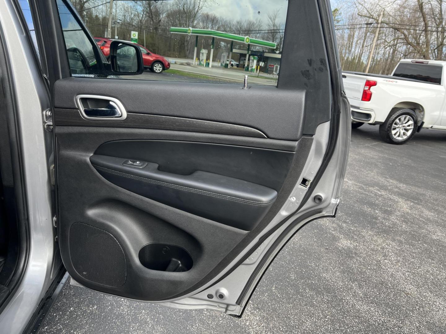 2018 Silver /Black Jeep Grand Cherokee Laredo 4WD (1C4RJFAG9JC) with an 3.6L V6 DOHC 24V engine, Automatic transmission, located at 11115 Chardon Rd. , Chardon, OH, 44024, (440) 214-9705, 41.580246, -81.241943 - 2018 Jeep Grand Cherokee Laredo E 4WD – Clean, Capable, and Well-Equipped! This 2018 Jeep Grand Cherokee Laredo E 4WD is a sharp, versatile midsize SUV that offers great value with solid capability and modern features. Powered by the smooth 3.6L Pentastar V6 engine paired with an 8-speed automati - Photo#32