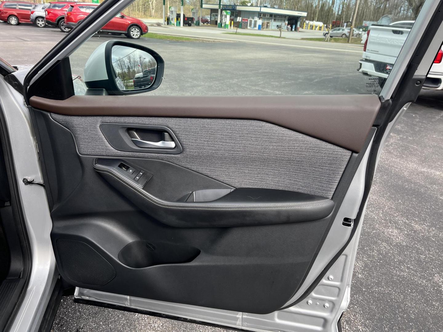 2021 Silver /Black Nissan Rogue SV AWD (5N1AT3BB7MC) with an 2.5L I4 DOHC 16V engine, Automatic transmission, located at 11115 Chardon Rd. , Chardon, OH, 44024, (440) 214-9705, 41.580246, -81.241943 - 2021 Nissan Rogue SV AWD – Efficient, Comfortable, and Loaded with Modern Safety Tech! This clean 2021 Nissan Rogue SV AWD is the perfect family crossover that’s easy to drive, great on gas, and packed with helpful features! Powered by a reliable 2.5L I4 engine paired with a smooth CVT transmis - Photo#35