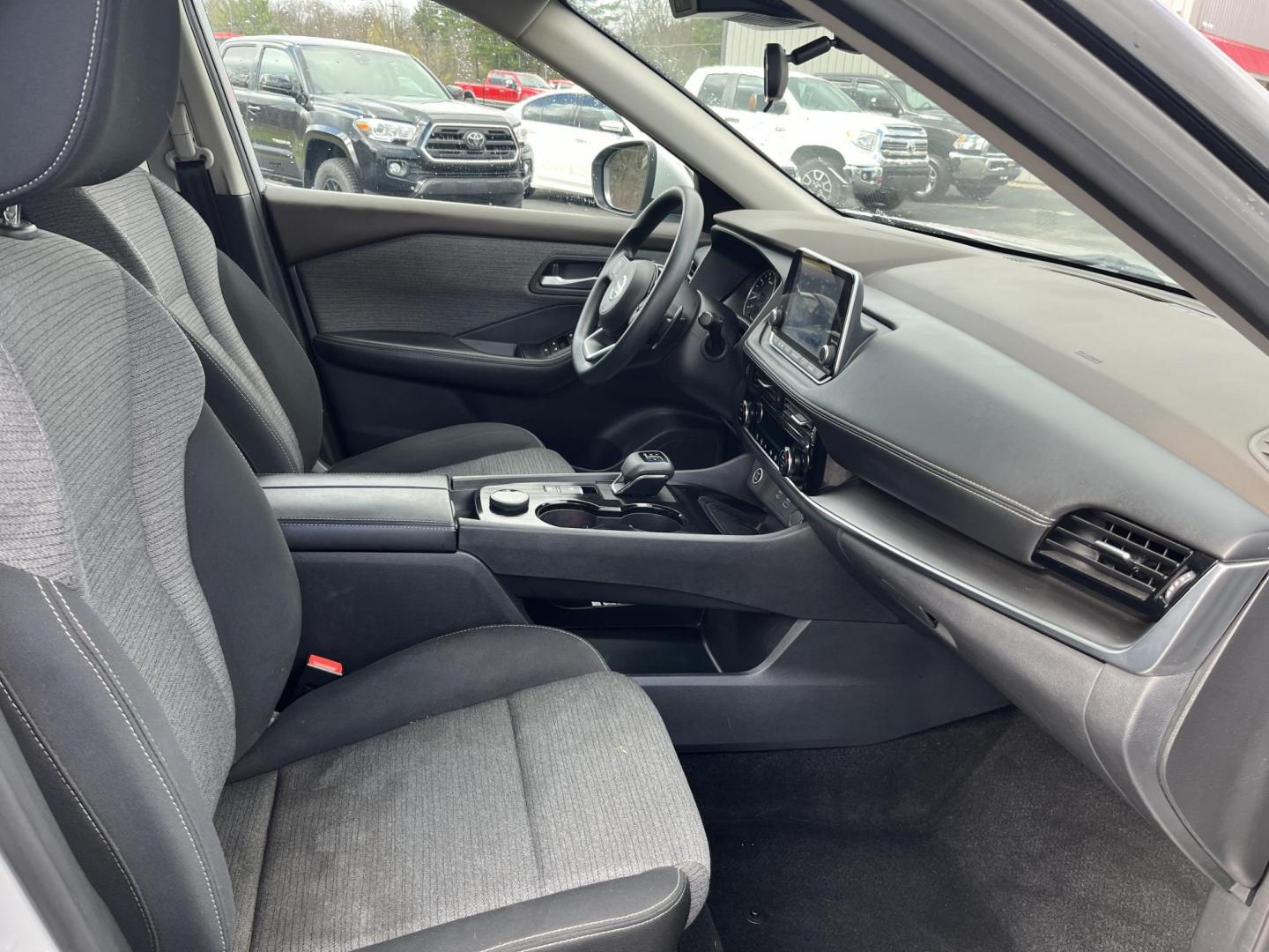 2021 Silver /Black Nissan Rogue SV AWD (5N1AT3BB7MC) with an 2.5L I4 DOHC 16V engine, Automatic transmission, located at 11115 Chardon Rd. , Chardon, OH, 44024, (440) 214-9705, 41.580246, -81.241943 - 2021 Nissan Rogue SV AWD – Efficient, Comfortable, and Loaded with Modern Safety Tech! This clean 2021 Nissan Rogue SV AWD is the perfect family crossover that’s easy to drive, great on gas, and packed with helpful features! Powered by a reliable 2.5L I4 engine paired with a smooth CVT transmis - Photo#36