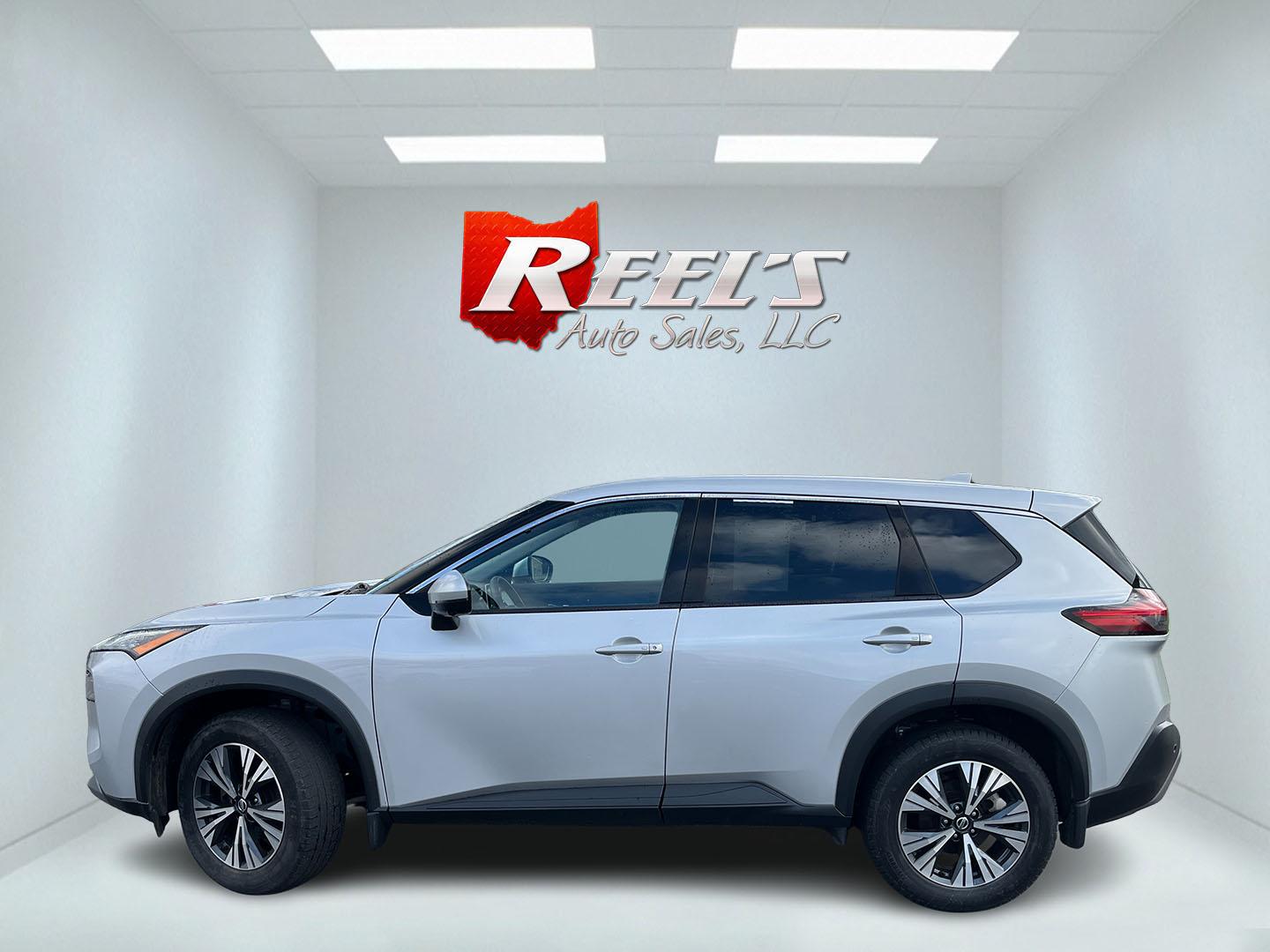 2021 Silver /Black Nissan Rogue SV AWD (5N1AT3BB7MC) with an 2.5L I4 DOHC 16V engine, Automatic transmission, located at 11115 Chardon Rd. , Chardon, OH, 44024, (440) 214-9705, 41.580246, -81.241943 - 2021 Nissan Rogue SV AWD – Efficient, Comfortable, and Loaded with Modern Safety Tech! This clean 2021 Nissan Rogue SV AWD is the perfect family crossover that’s easy to drive, great on gas, and packed with helpful features! Powered by a reliable 2.5L I4 engine paired with a smooth CVT transmis - Photo#11