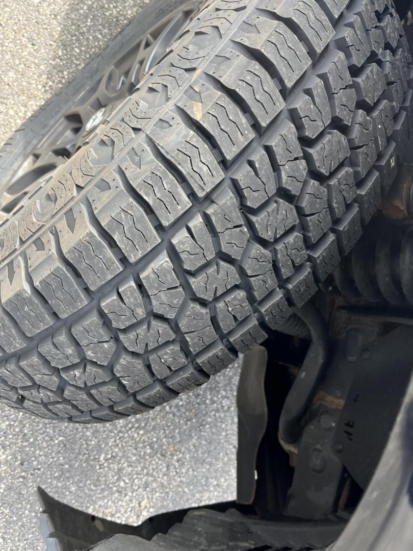 2019 Black /Black Toyota Tacoma SR5 Double Cab Short Bed V6 6AT 4WD (3TMCZ5AN5KM) with an 3.6L V6 DOHC 24V engine, Automatic transmission, located at 11115 Chardon Rd. , Chardon, OH, 44024, (440) 214-9705, 41.580246, -81.241943 - 2019 Toyota Tacoma SR5 Crew Cab 4WD – Rugged, Reliable, and Loaded with Toyota Safety Sense! This 2019 Toyota Tacoma SR5 Crew Cab 4WD is a clean, capable midsize truck that’s built to last and ready for work or weekend adventures! Powered by the strong 3.5L D-4S V6 engine paired with a smooth 6 - Photo#3