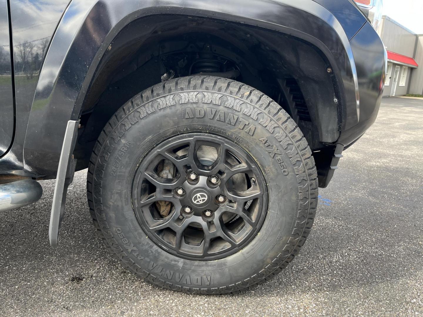 2019 Black /Black Toyota Tacoma SR5 Double Cab Short Bed V6 6AT 4WD (3TMCZ5AN5KM) with an 3.6L V6 DOHC 24V engine, Automatic transmission, located at 11115 Chardon Rd. , Chardon, OH, 44024, (440) 214-9705, 41.580246, -81.241943 - 2019 Toyota Tacoma SR5 Crew Cab 4WD – Rugged, Reliable, and Loaded with Toyota Safety Sense! This 2019 Toyota Tacoma SR5 Crew Cab 4WD is a clean, capable midsize truck that’s built to last and ready for work or weekend adventures! Powered by the strong 3.5L D-4S V6 engine paired with a smooth 6 - Photo#4