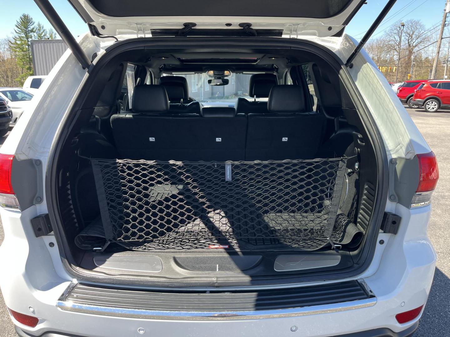 2019 White /Black Jeep Grand Cherokee Limited 4WD (1C4RJFBG8KC) with an 3.6L V6 DOHC 24V engine, Automatic transmission, located at 11115 Chardon Rd. , Chardon, OH, 44024, (440) 214-9705, 41.580246, -81.241943 - 2019 Jeep Grand Cherokee Limited 4WD – Premium Luxury SUV with Leather, Alpine Sound, and All-Weather Capability! This sharp 2019 Jeep Grand Cherokee Limited 4WD is the perfect blend of upscale comfort, modern tech, and confident capability! Powered by the smooth 3.6L Pentastar V6 engine paired w - Photo#14